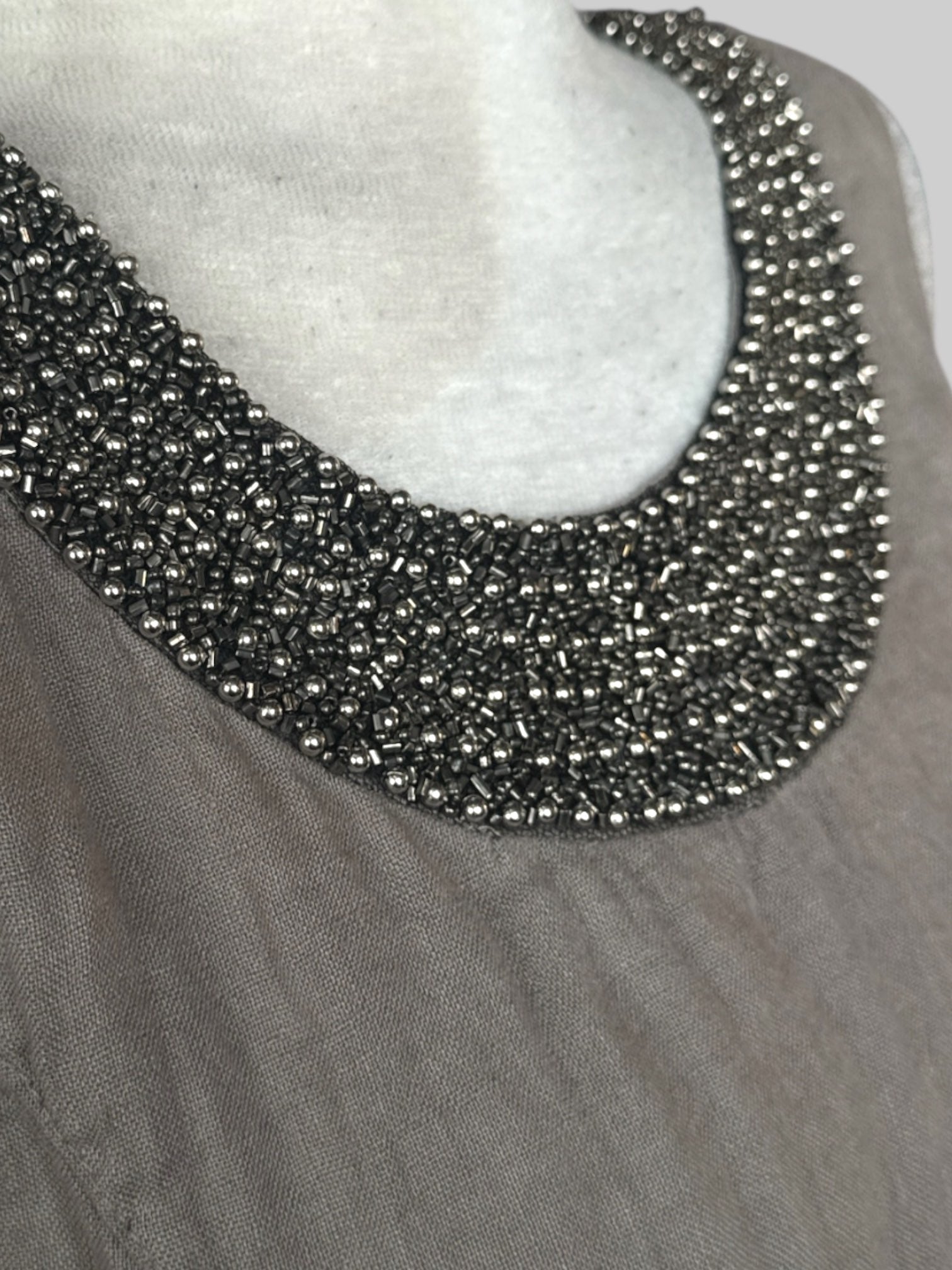 0X Lina Tomei vintage beige-grey linen dress with scoop neck beadwork and ribbed side panels