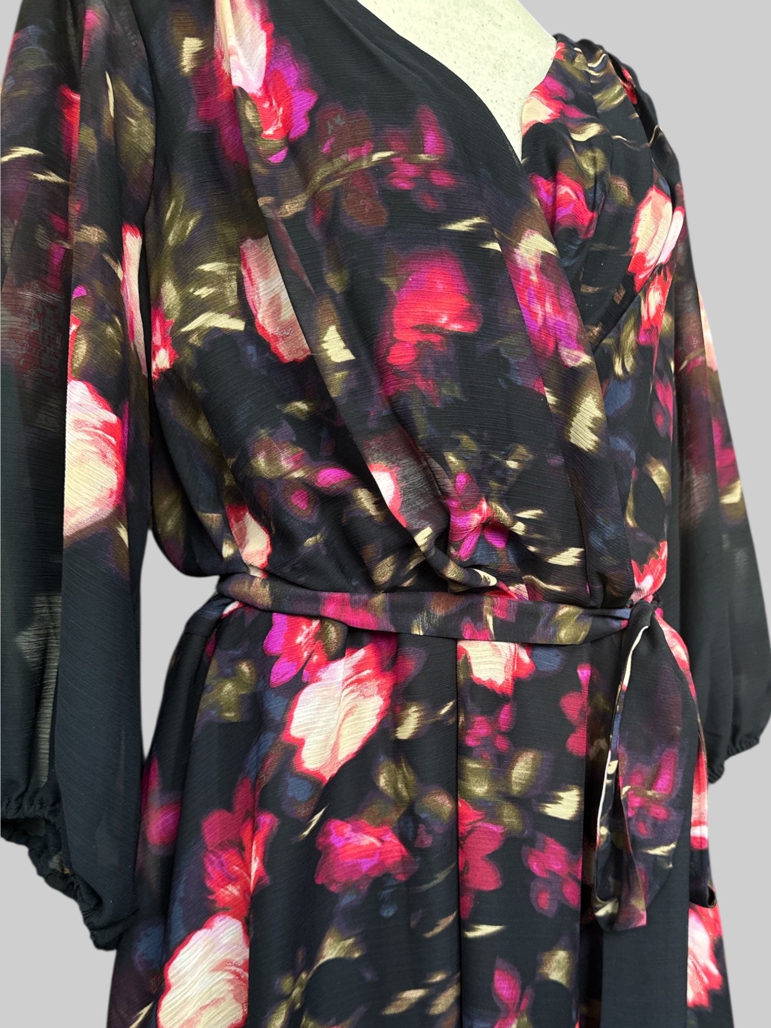 2X DKNY navy blue v-neck maxi dress with sheer long sleeves, multicolor floral pattern, and matching belt