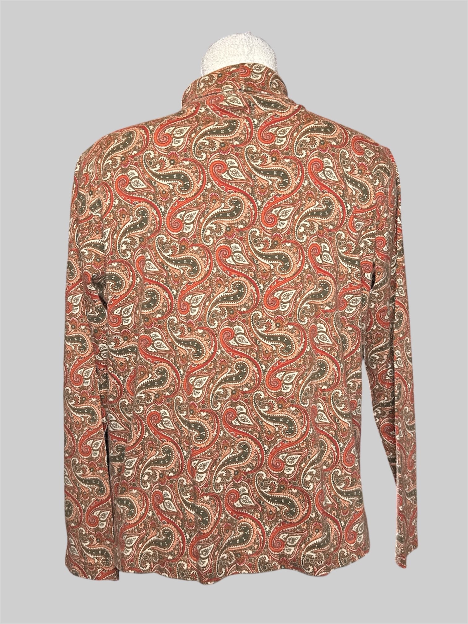 L Lands’ End orange, brown, and white paisley pattern turtleneck