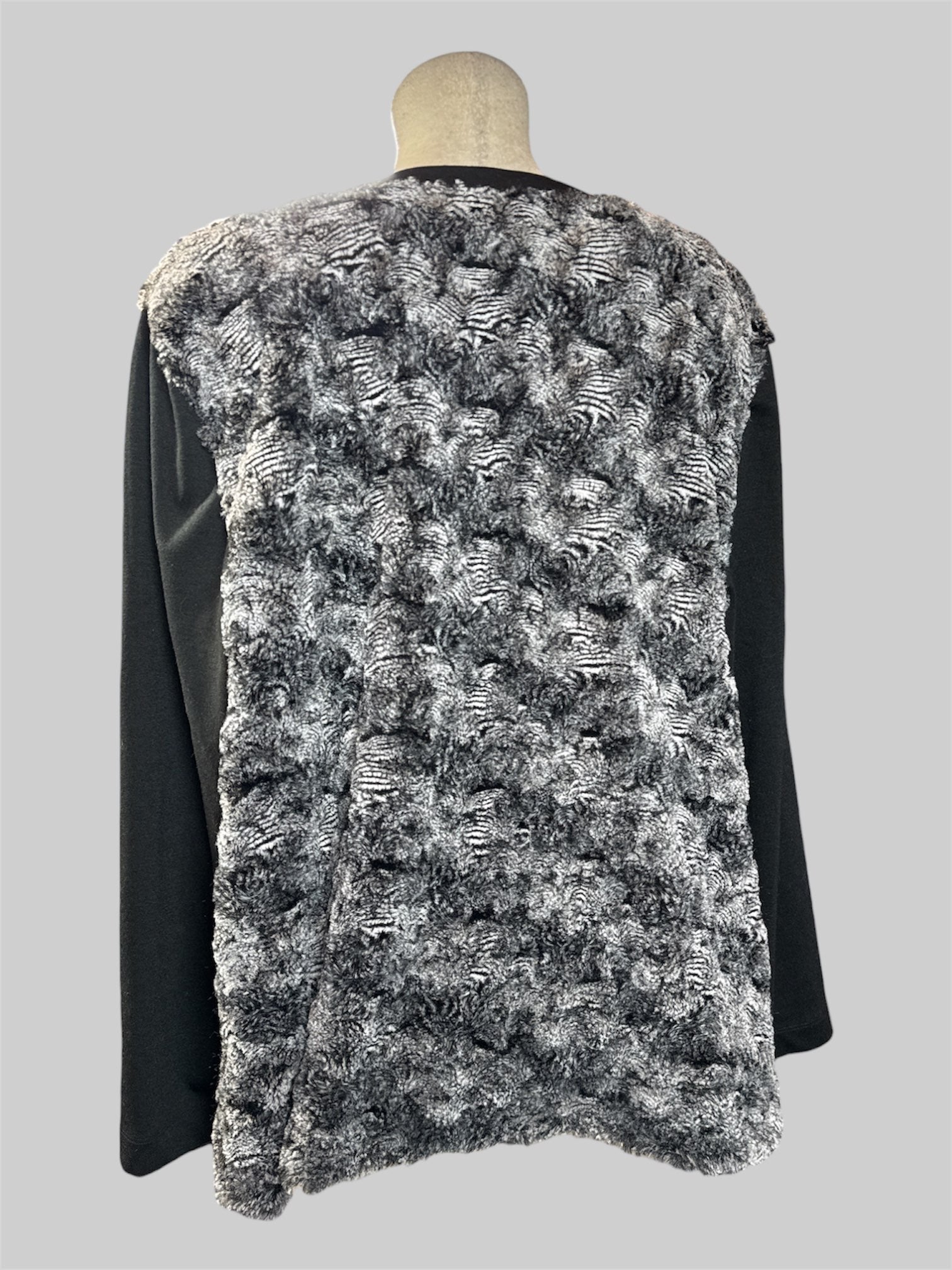 2X Alfred Dunner black zip up jacket with faux fur