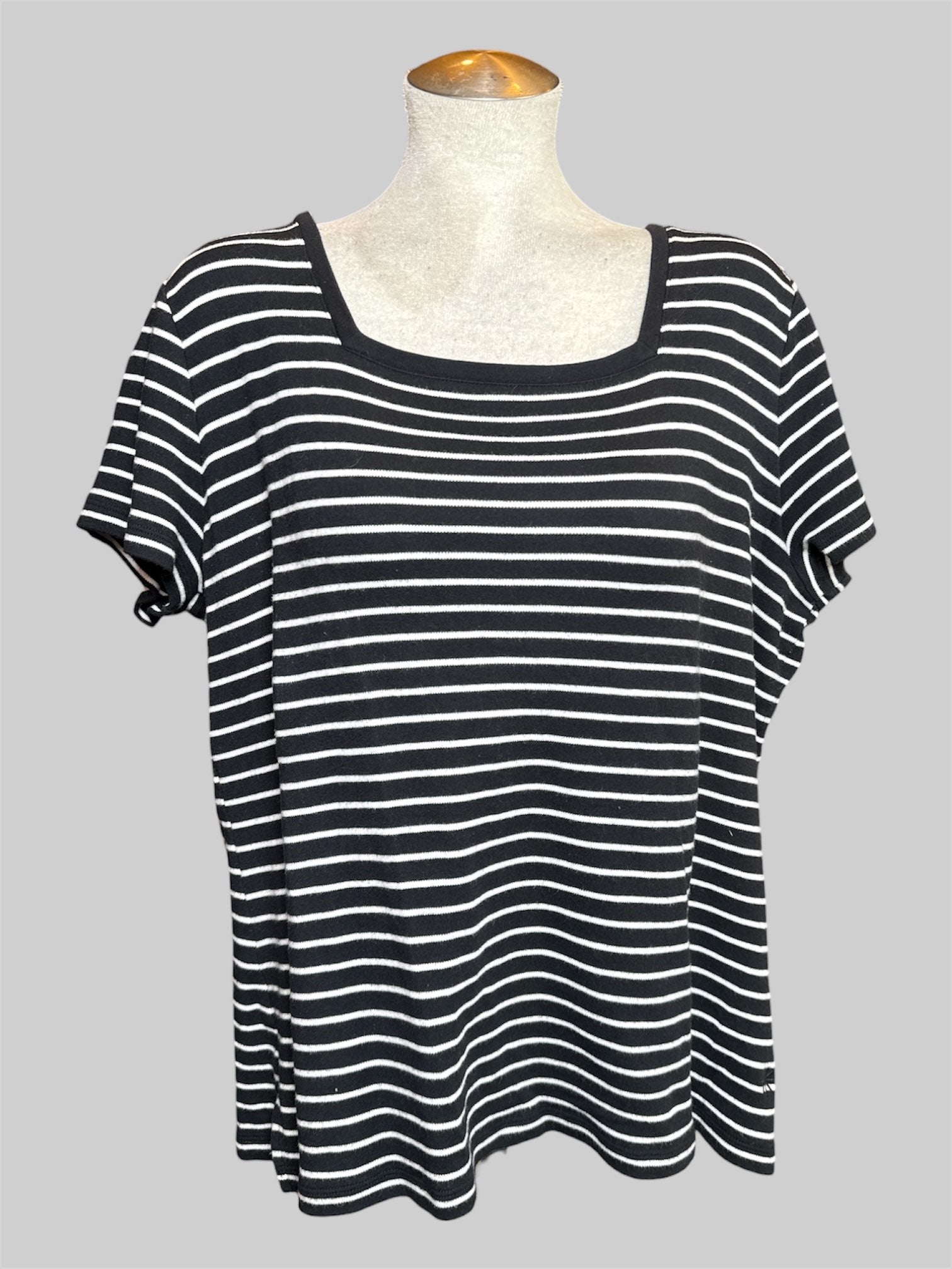 2X Isaac Mizrah Live Essentials black and white striped short sleeve blouse with square neck