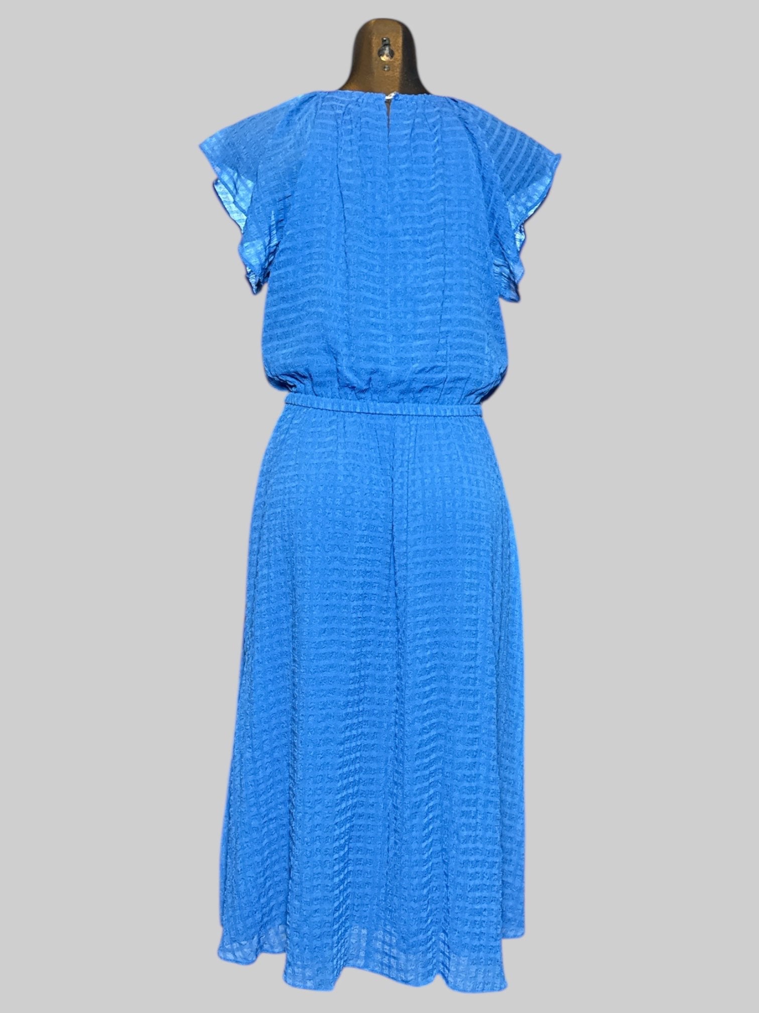XL London Times Petites vintage short sleeve textured blue dress with chest cutouts, keyhole back, and elastic waistband