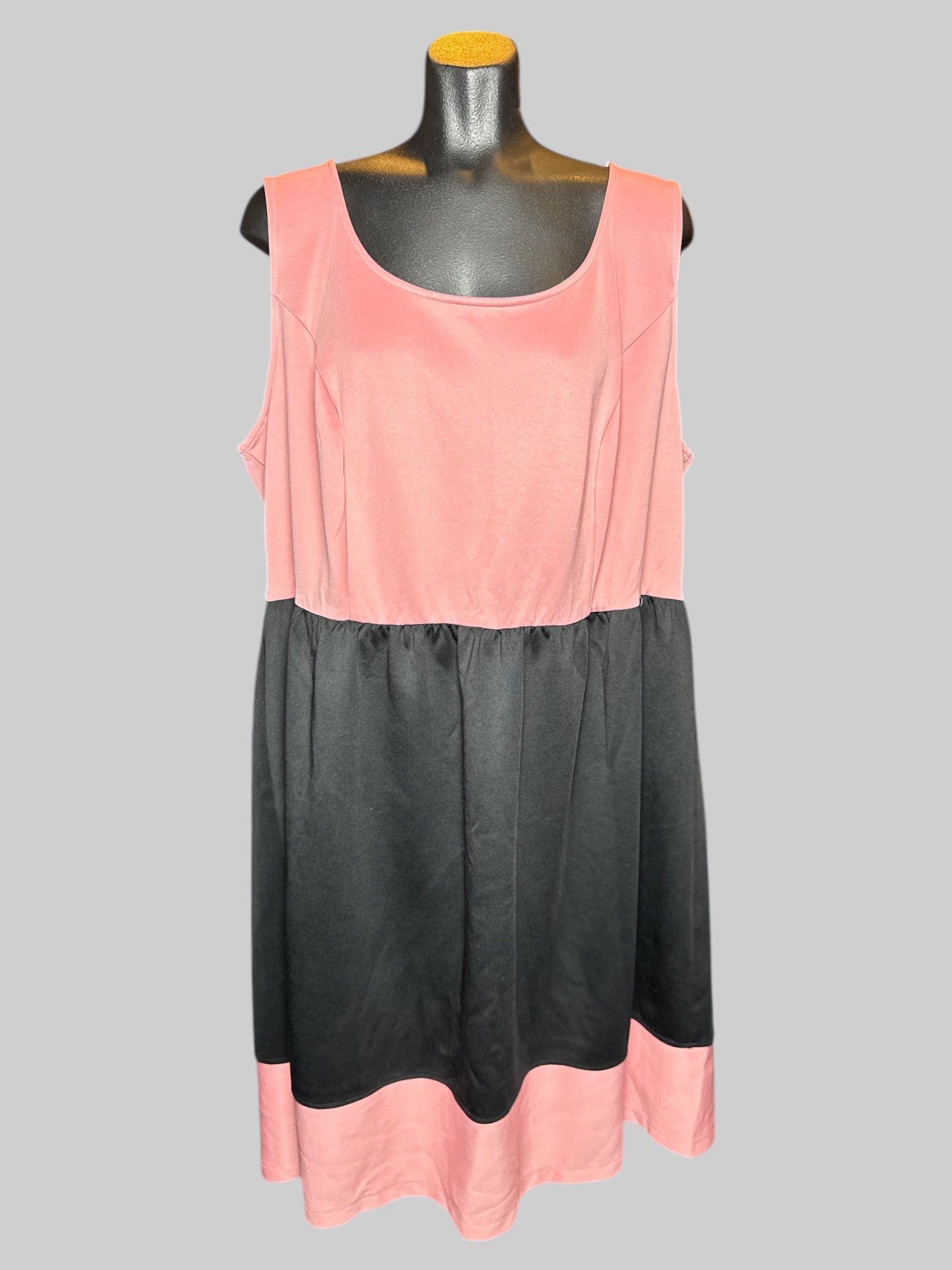3X Robbie Bee pink and black color block sleeveless dress with minor stain on arm seam