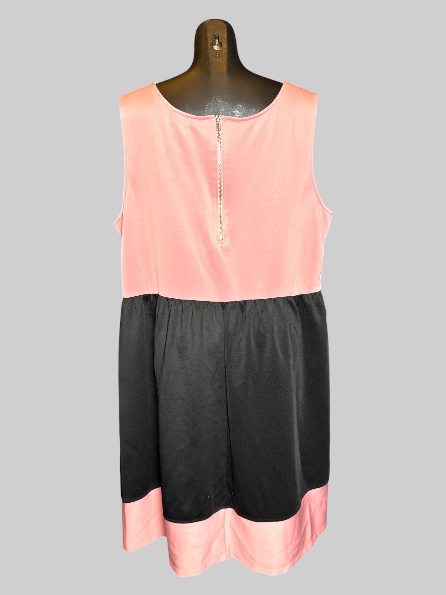 3X Robbie Bee pink and black color block sleeveless dress with minor stain on arm seam