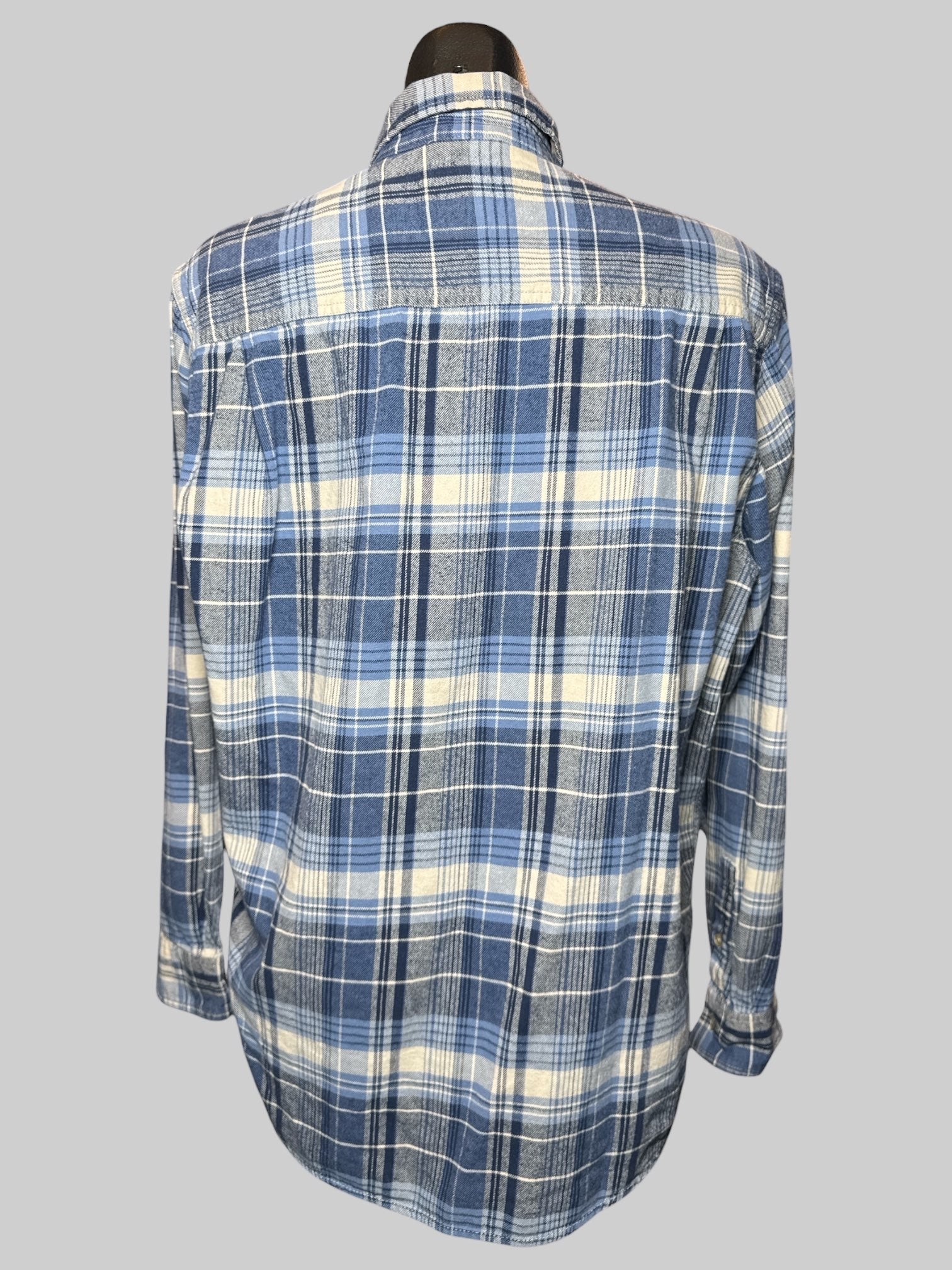 XL Weatherproof light blue and off white plaid button down top with chest pocket