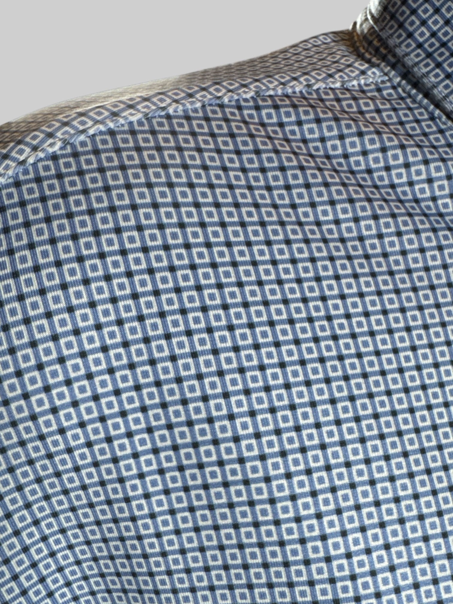 4X Kenneth Cole Awearness blue and white gridded button down top