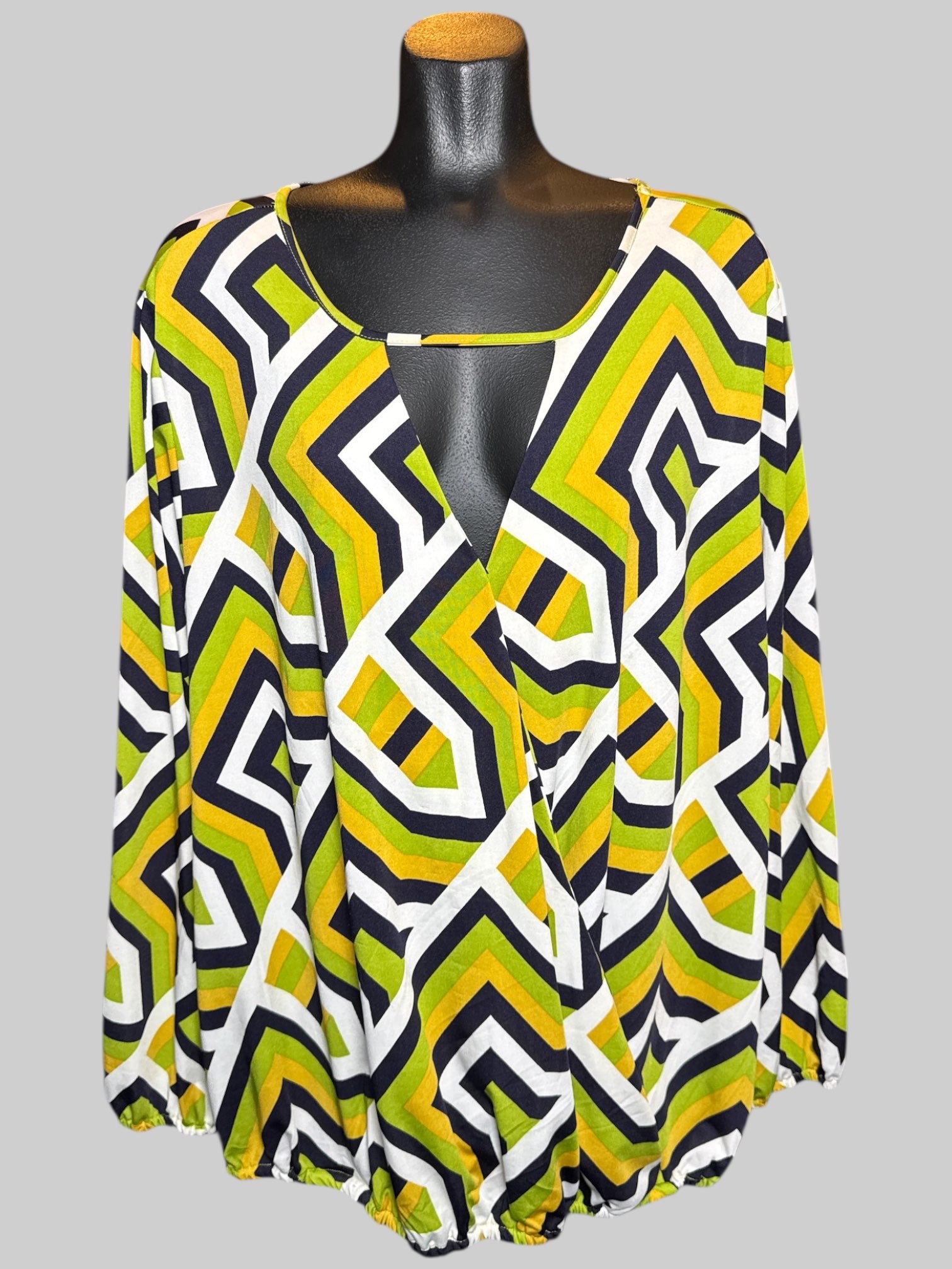 5X Ashley Stewart multicolor long sleeve top with elastic cuffs and hems