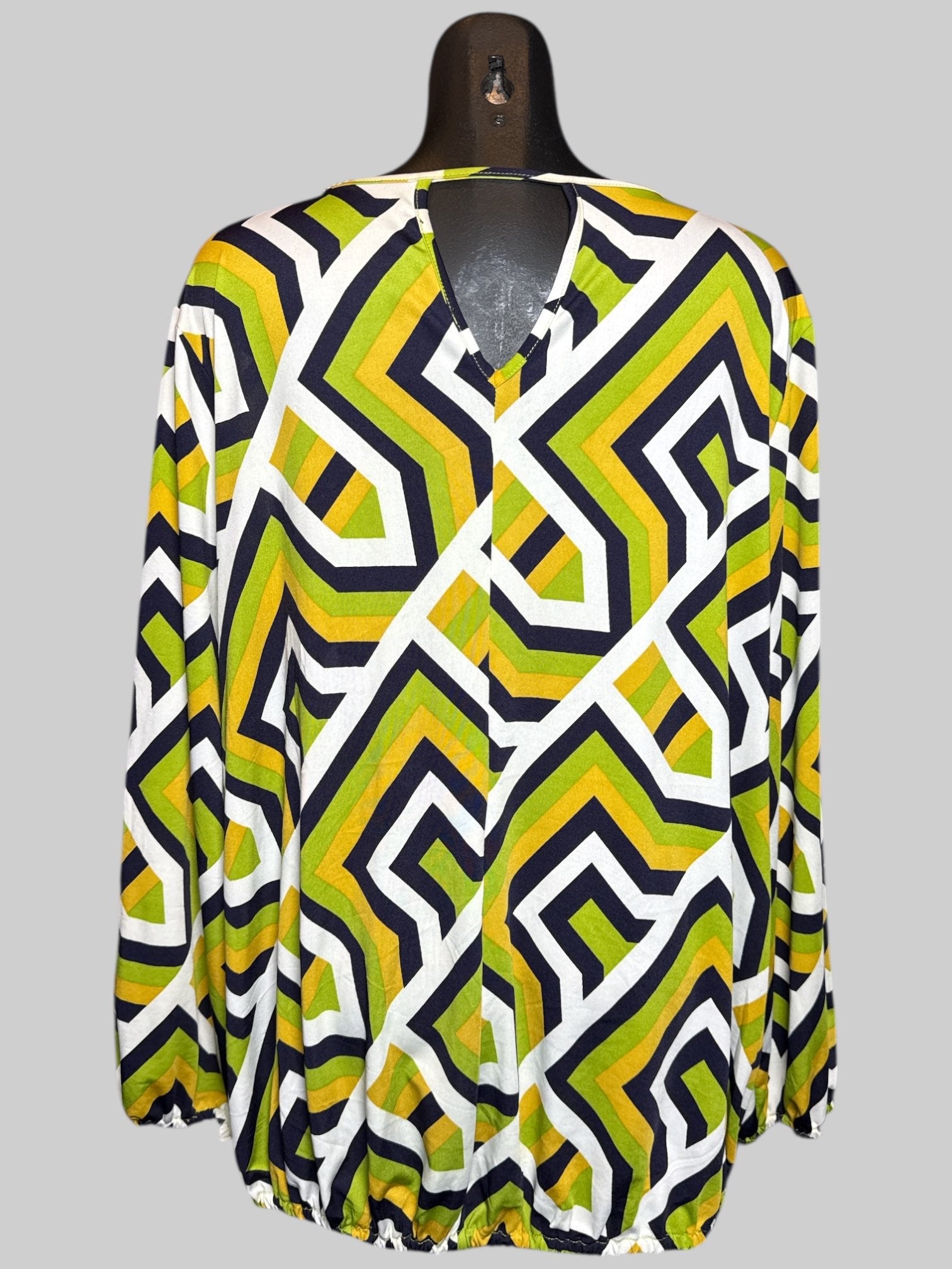 5X Ashley Stewart multicolor long sleeve top with elastic cuffs and hems