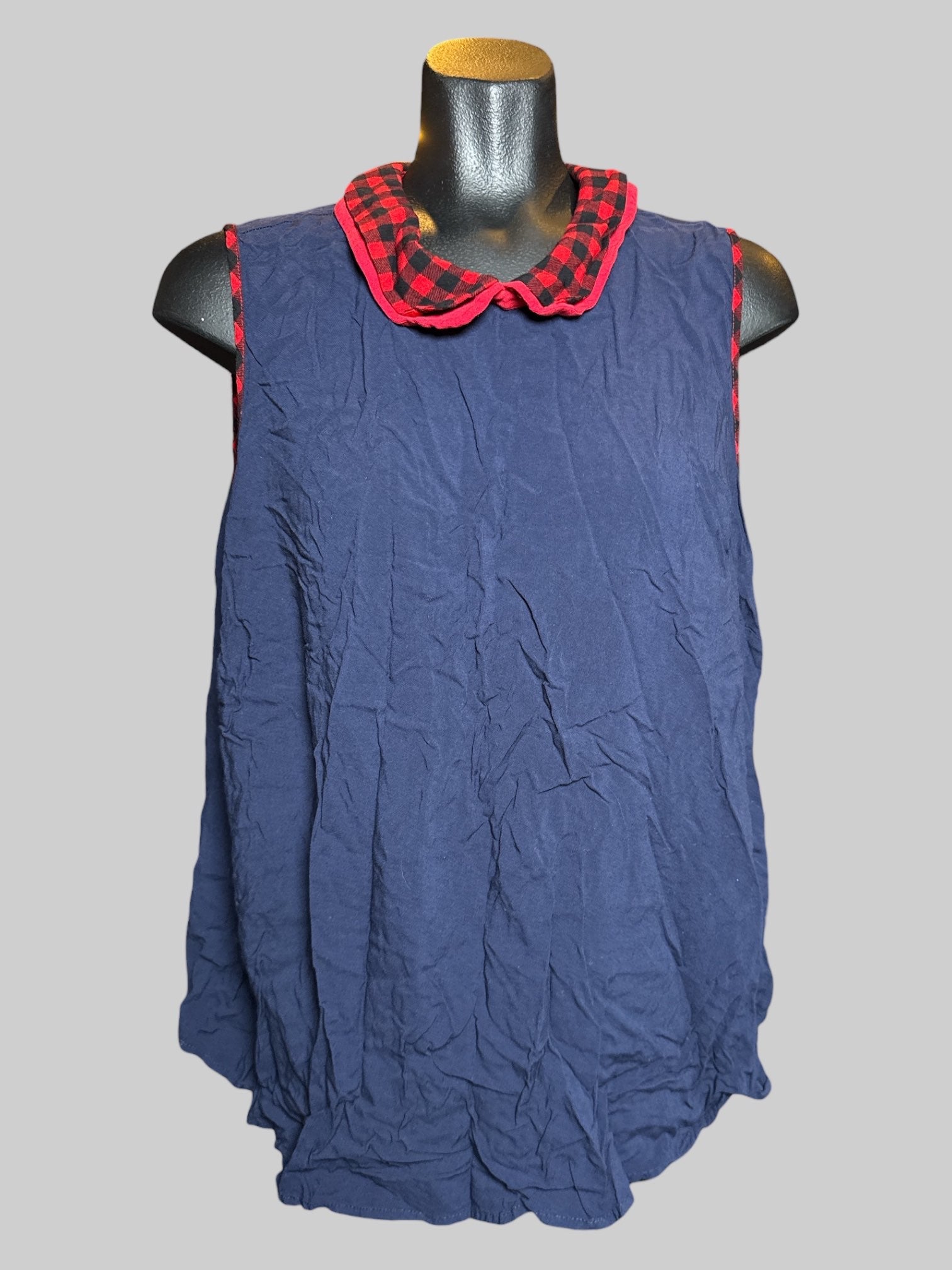 2X ModCloth sleeveless navy blue blouse with red and black checkered trim and collar and buttons on back