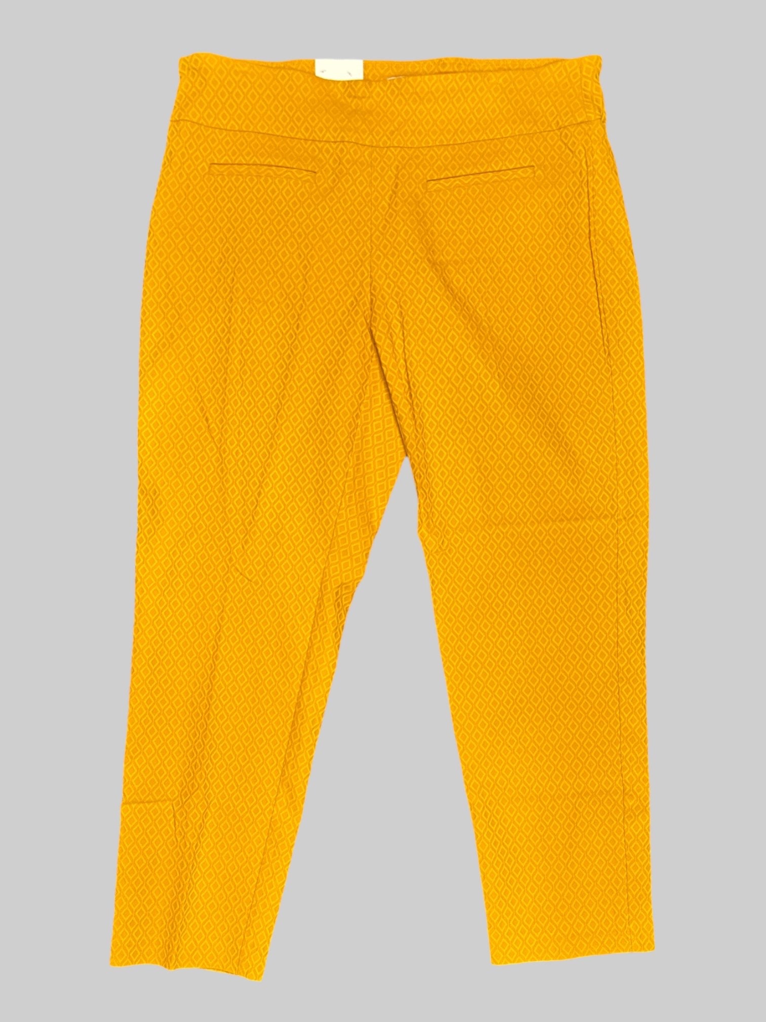 0X NWT crown & ivy curvy golden yellow textured with geometric pattern and faux pockets