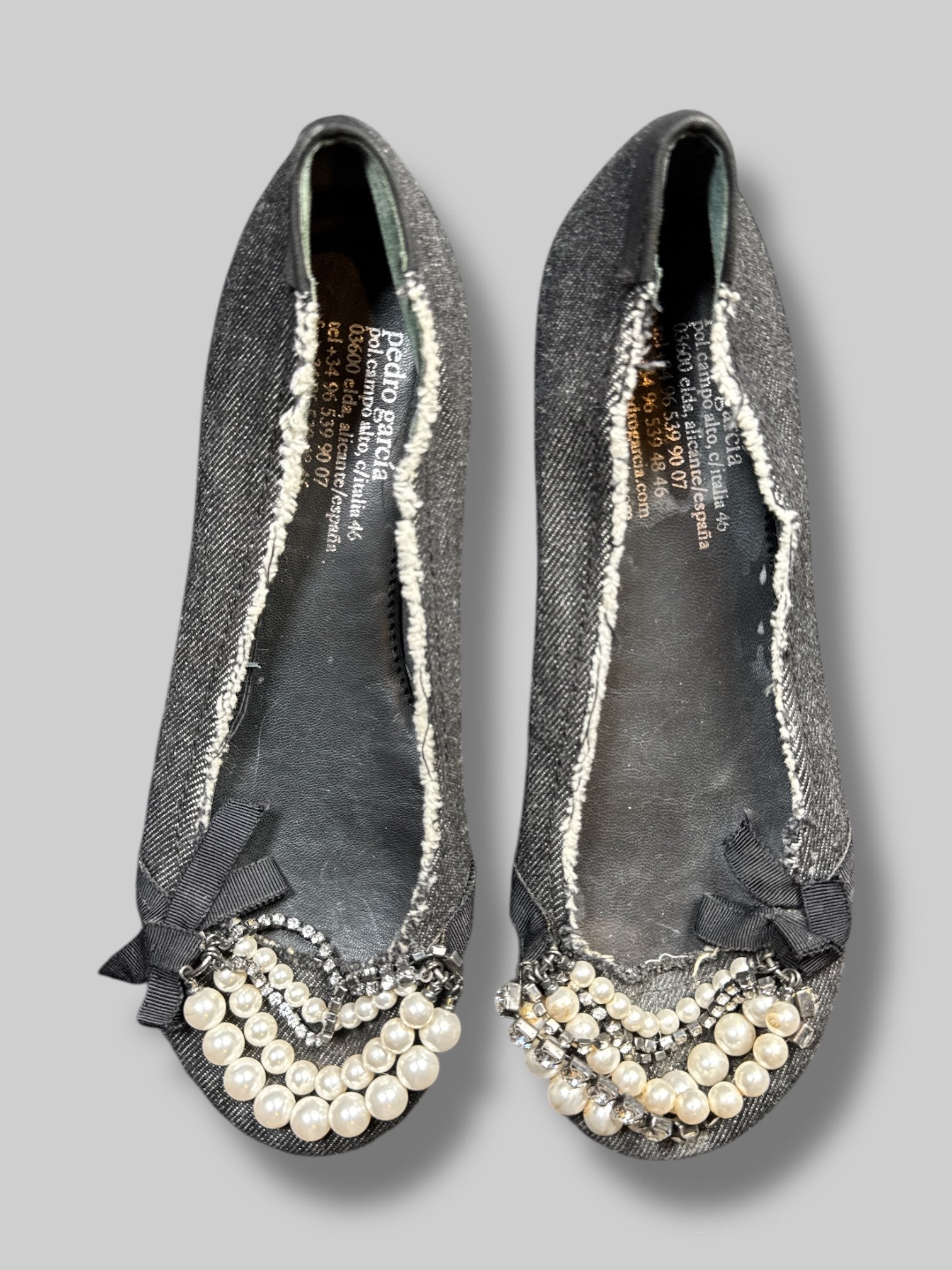 Pedro García european size 37 black denim flats with pearls and beading and a little bow