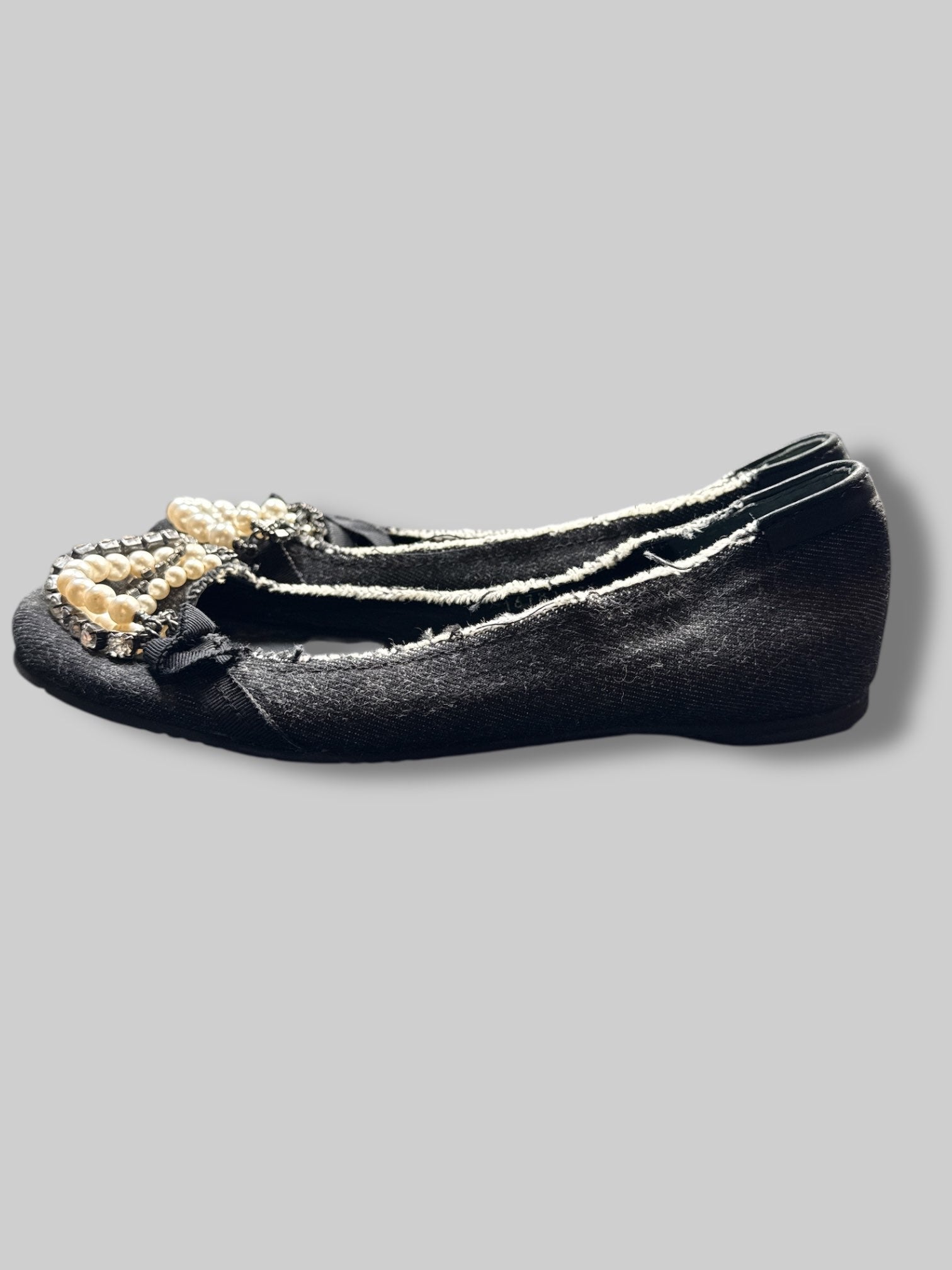 Pedro García european size 37 black denim flats with pearls and beading and a little bow