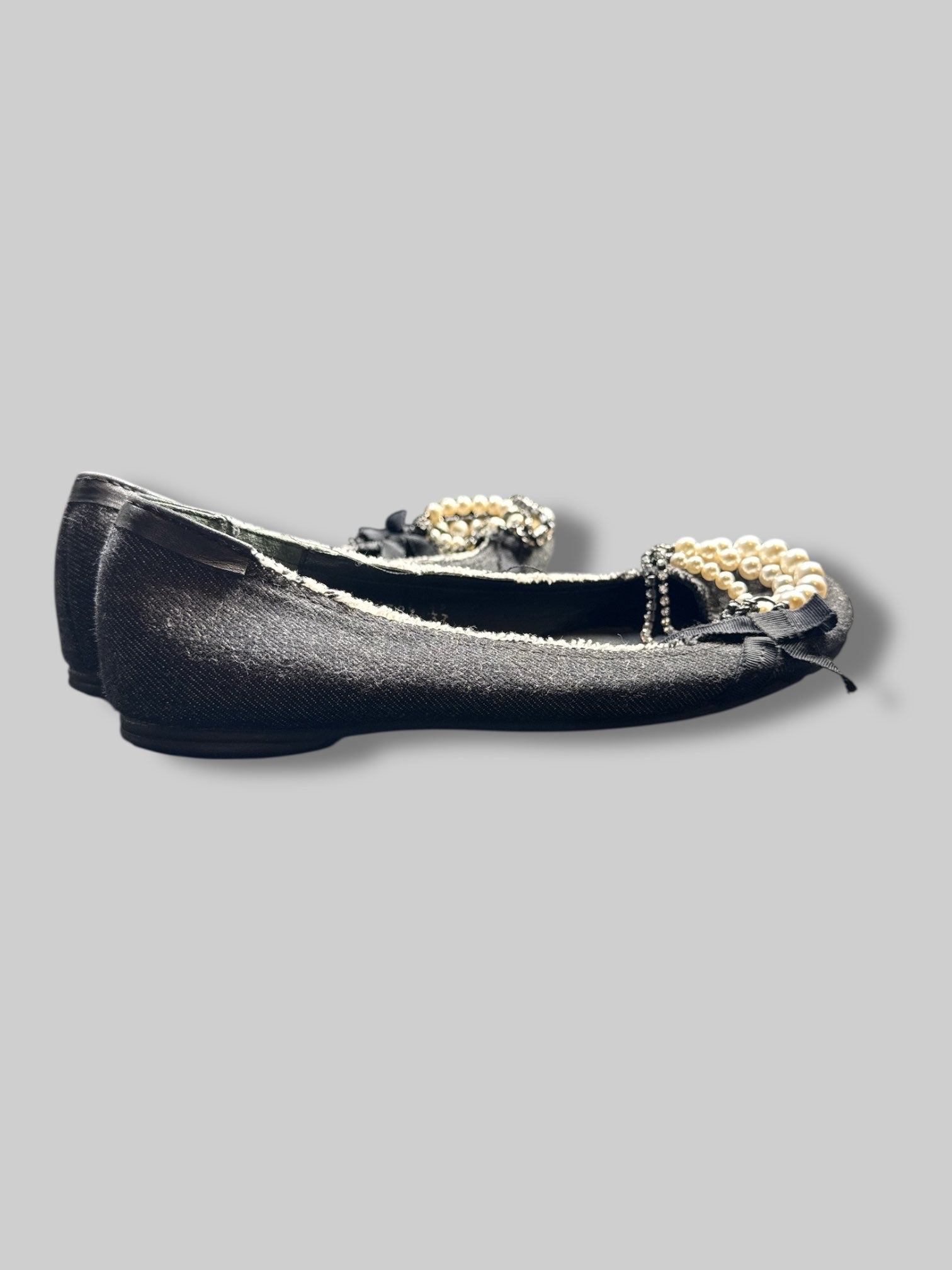 Pedro García european size 37 black denim flats with pearls and beading and a little bow