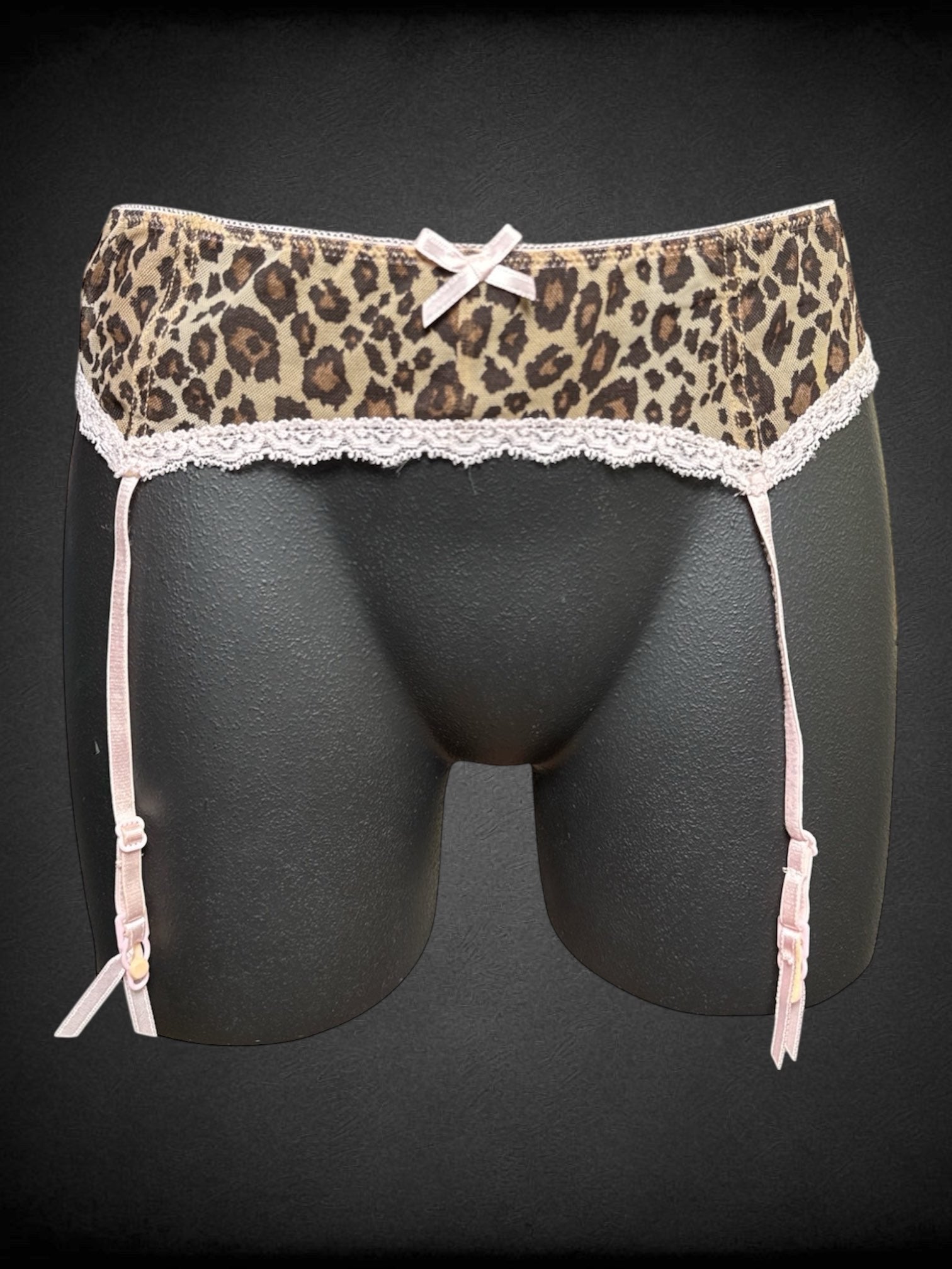 XL H&M cheetah print garter belt with pink lace trim