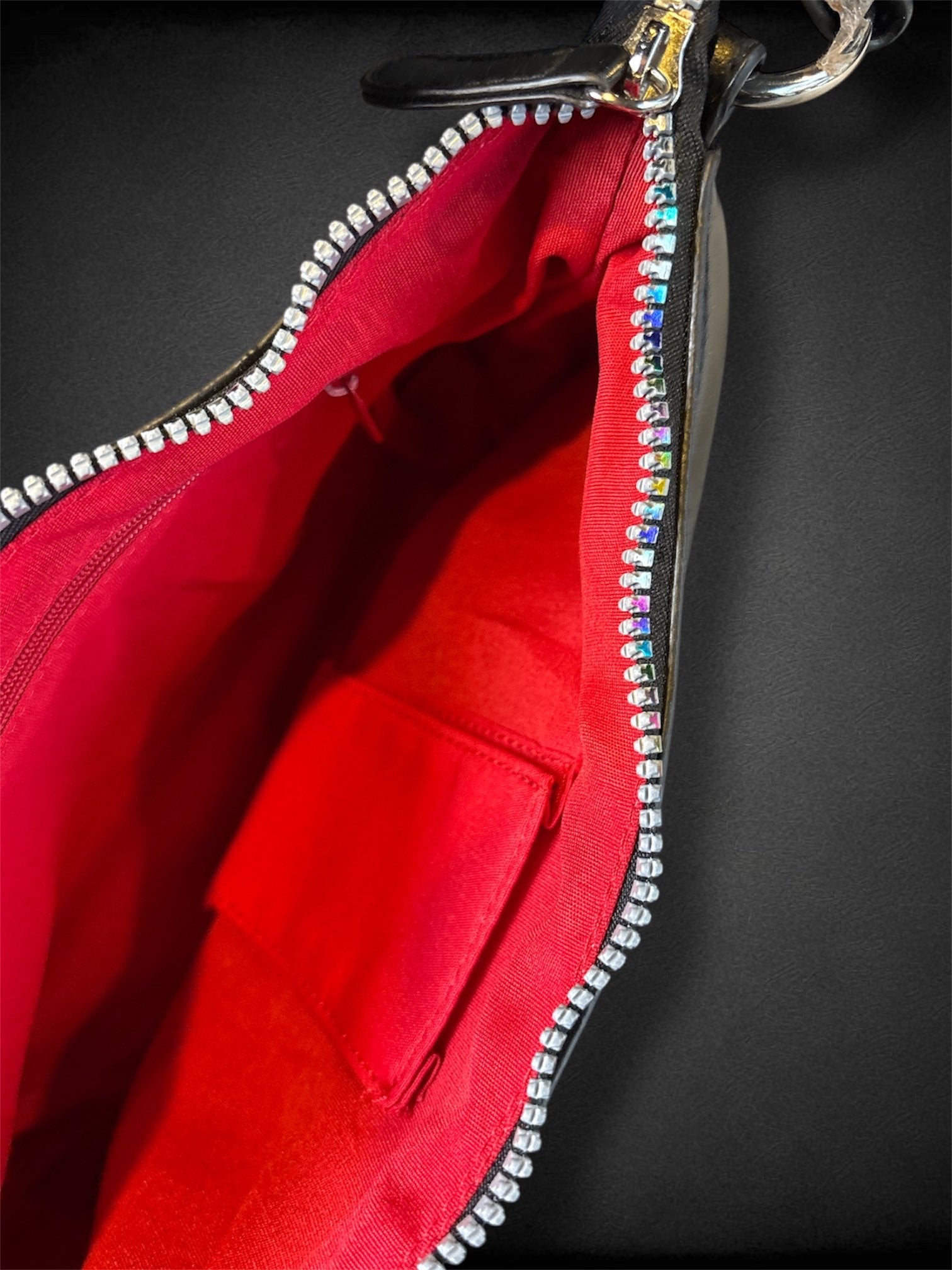 Black Handbag Multicolor heart and zipper design with red interior