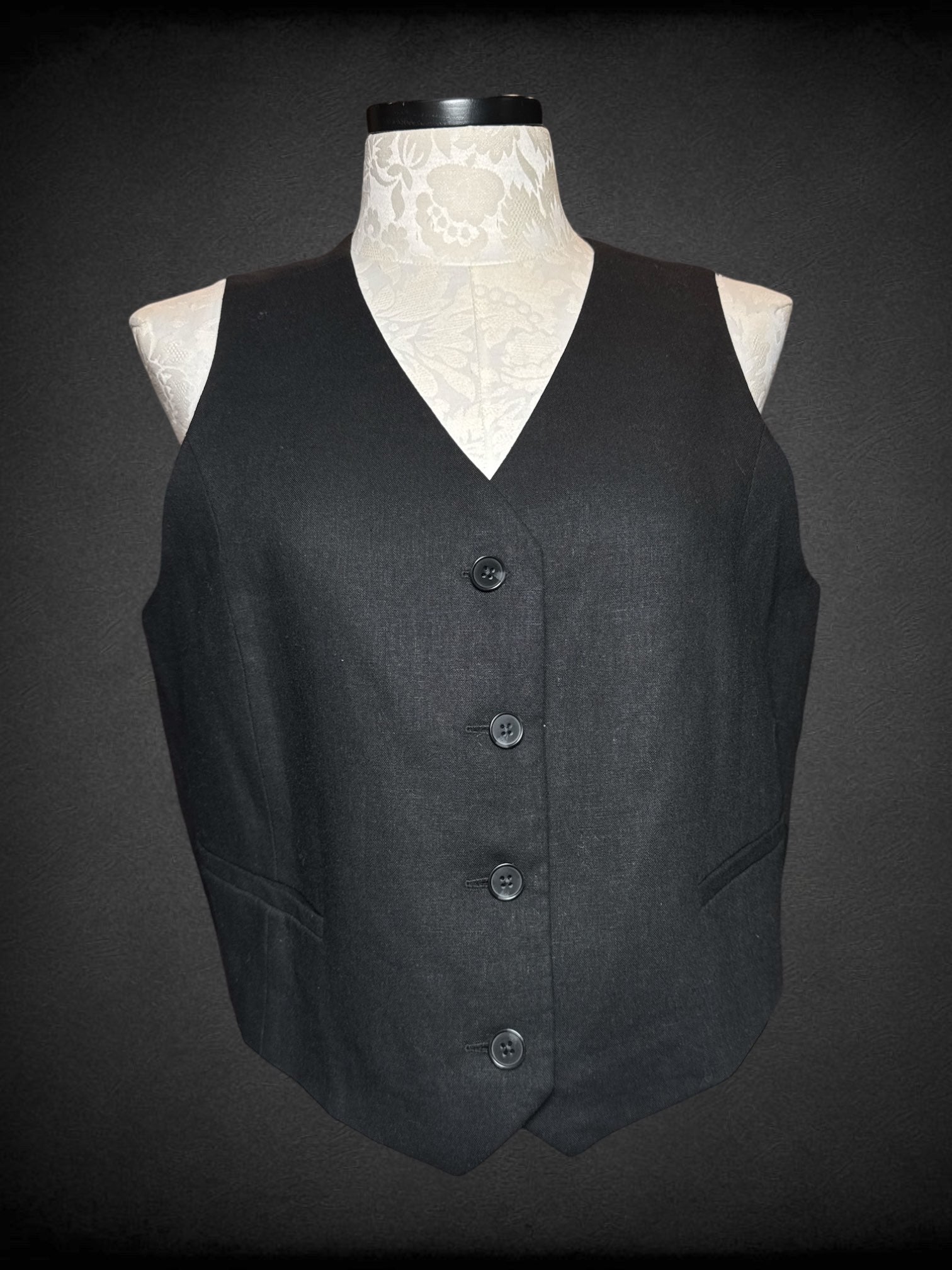 1X Old Navy petite black button up vest