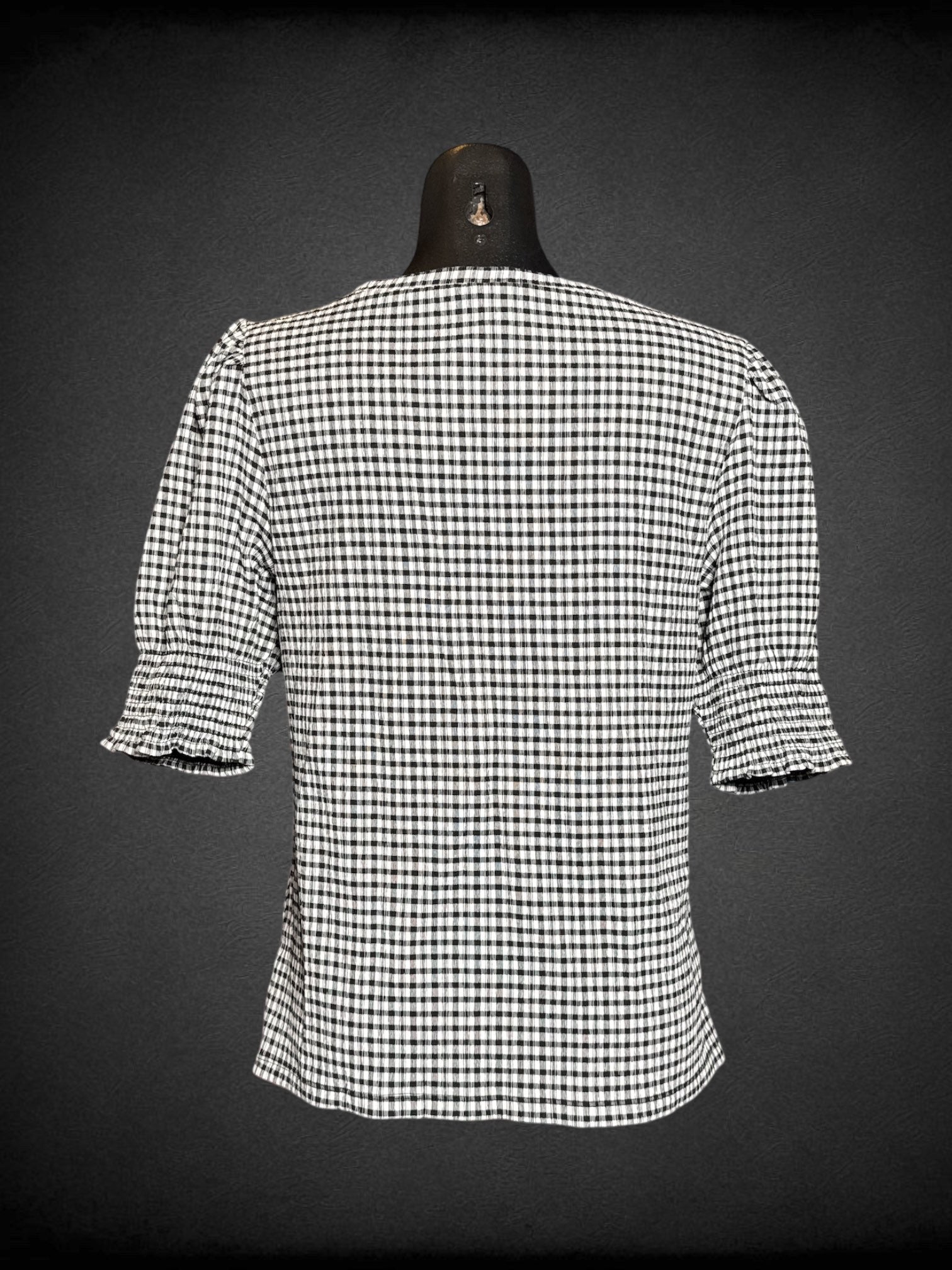L Ann Taylor black and white short sleeve gingham top with shirred cuffs on sleeves