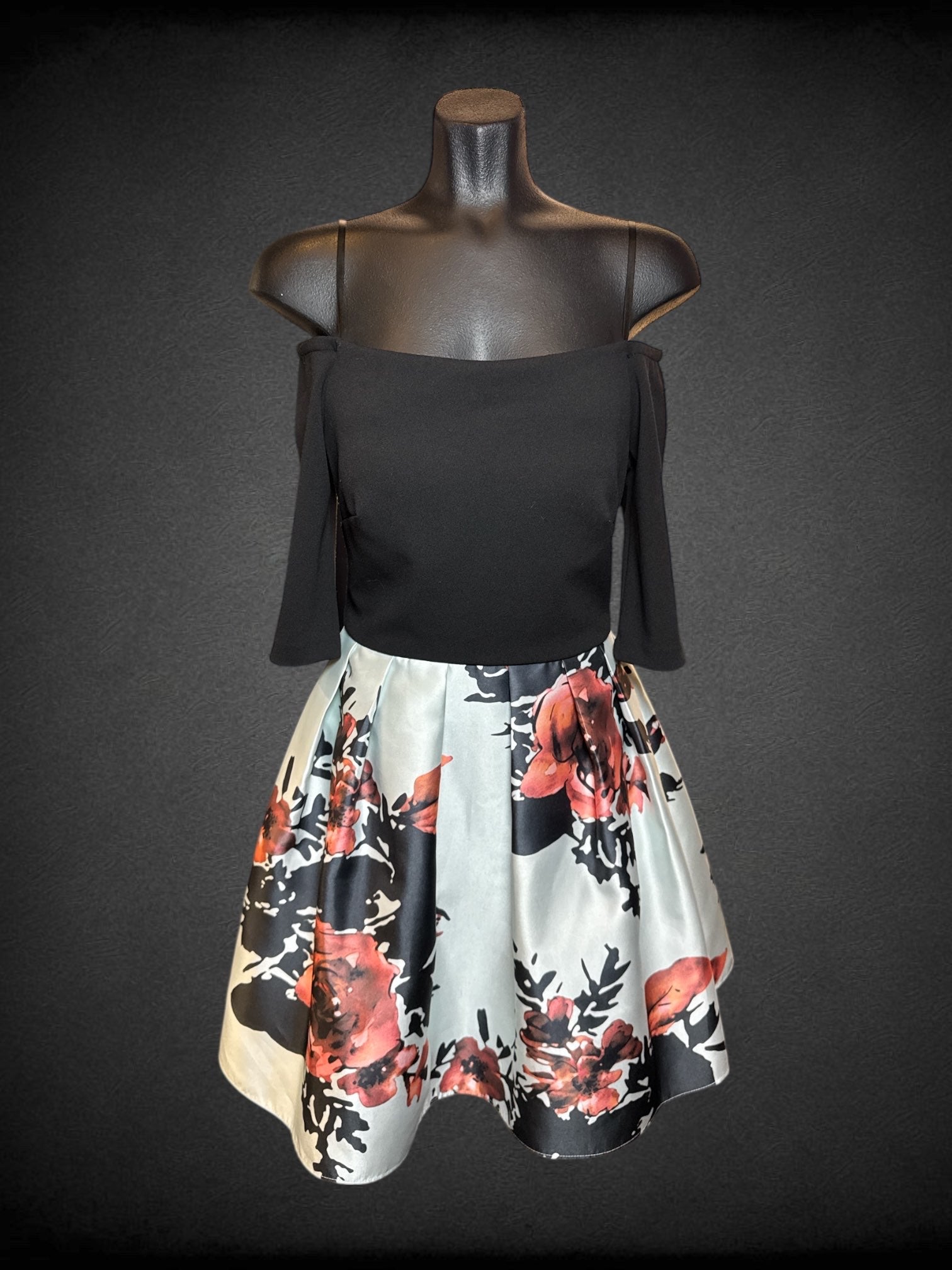 S NWT Betsy Adam black and white floral dress with flowy bottom, and zipper on back