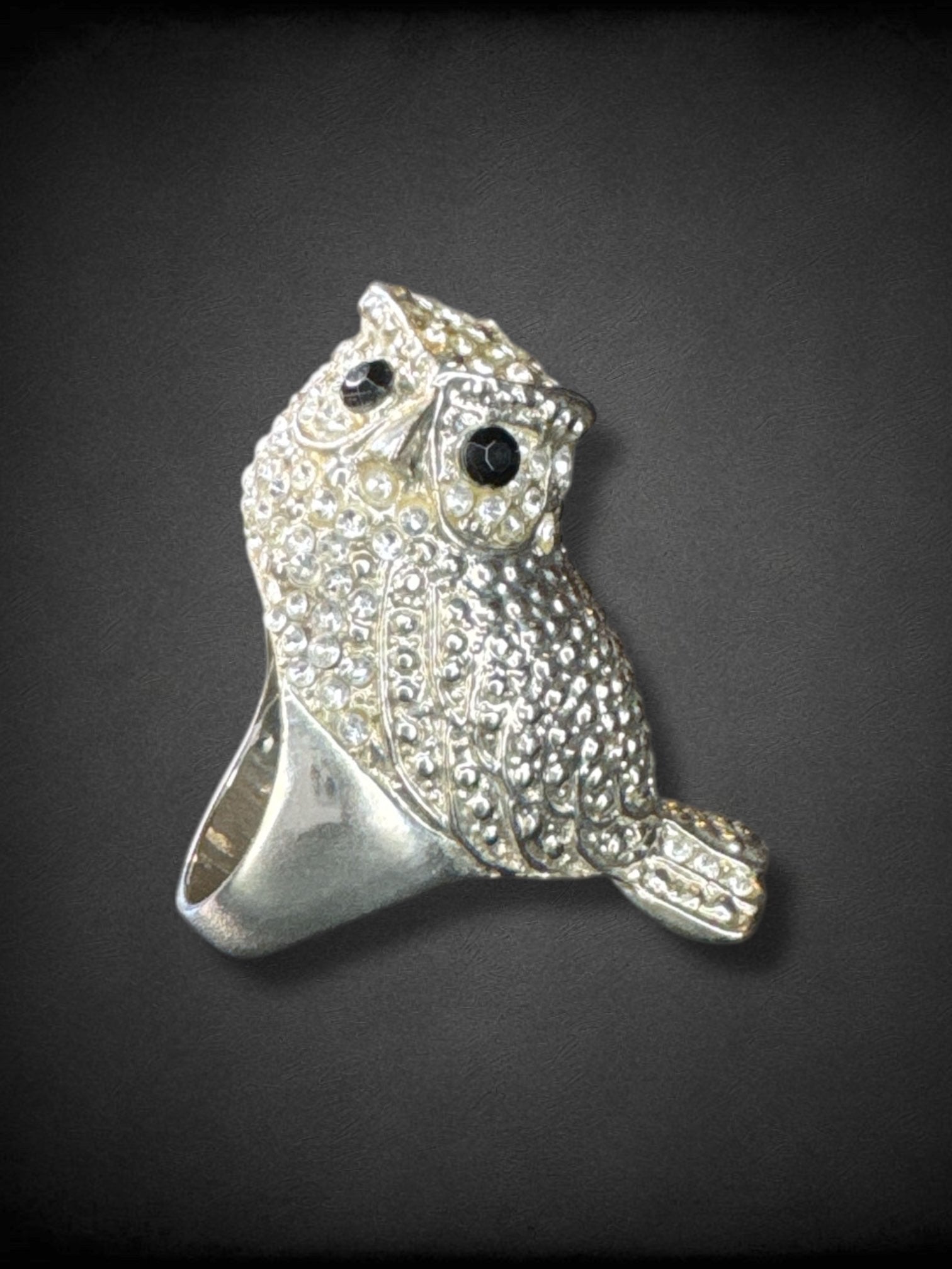 Size 11.5 silver tone rhinestone owl statement ring