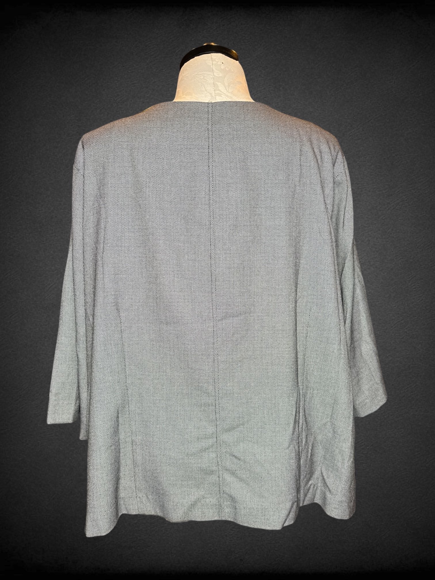 5X Maggie Barnes black and white zip up jacket with zipper pockets