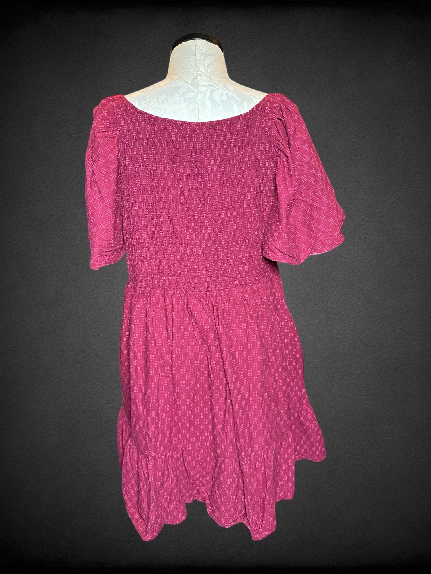 4X Ava & Vic maroon short sleeve dress with pink dot designs, pockets, and shirred back
