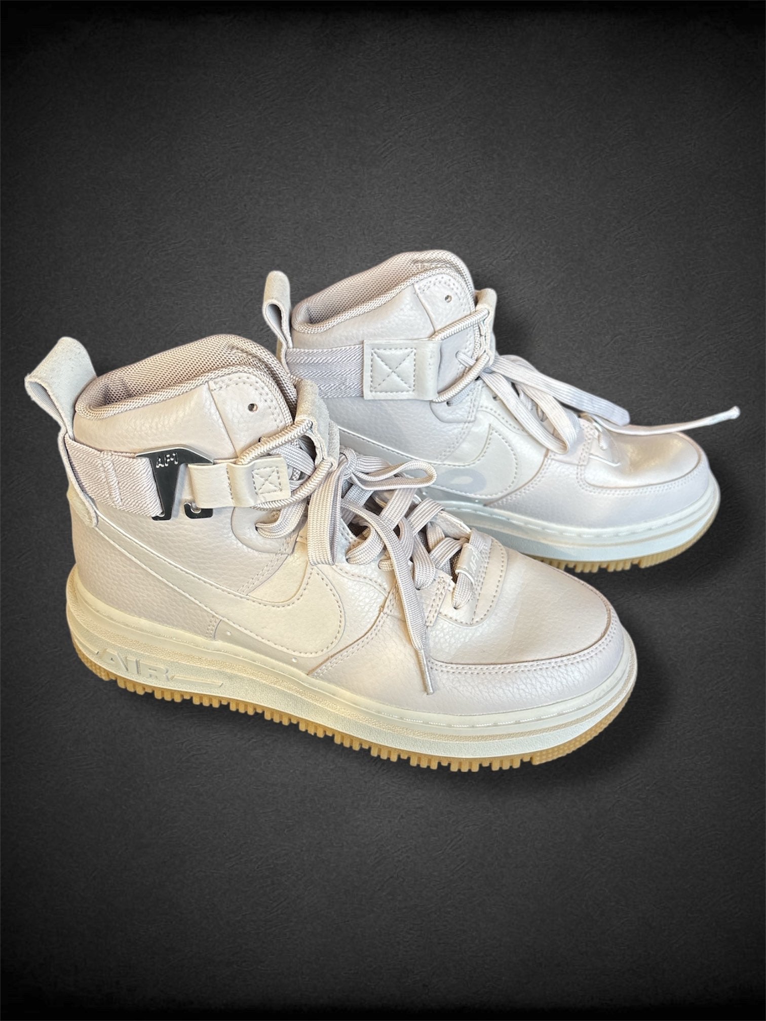 Size 8 (women’s) NIKE Air Force 1 Utility 2.0 Fossil Stone Sneakers