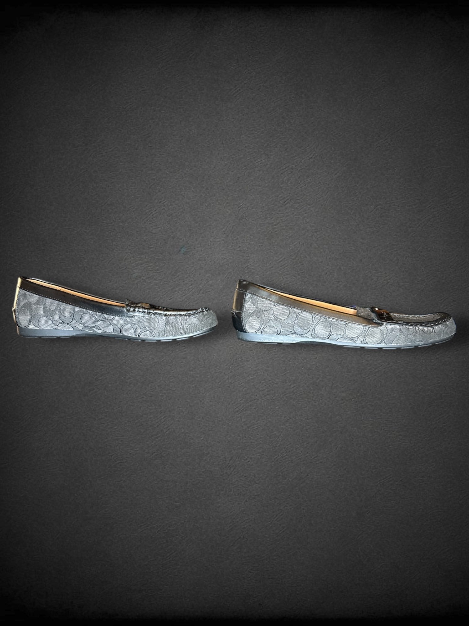 Size 9B women’s Coach grey flats with leather details