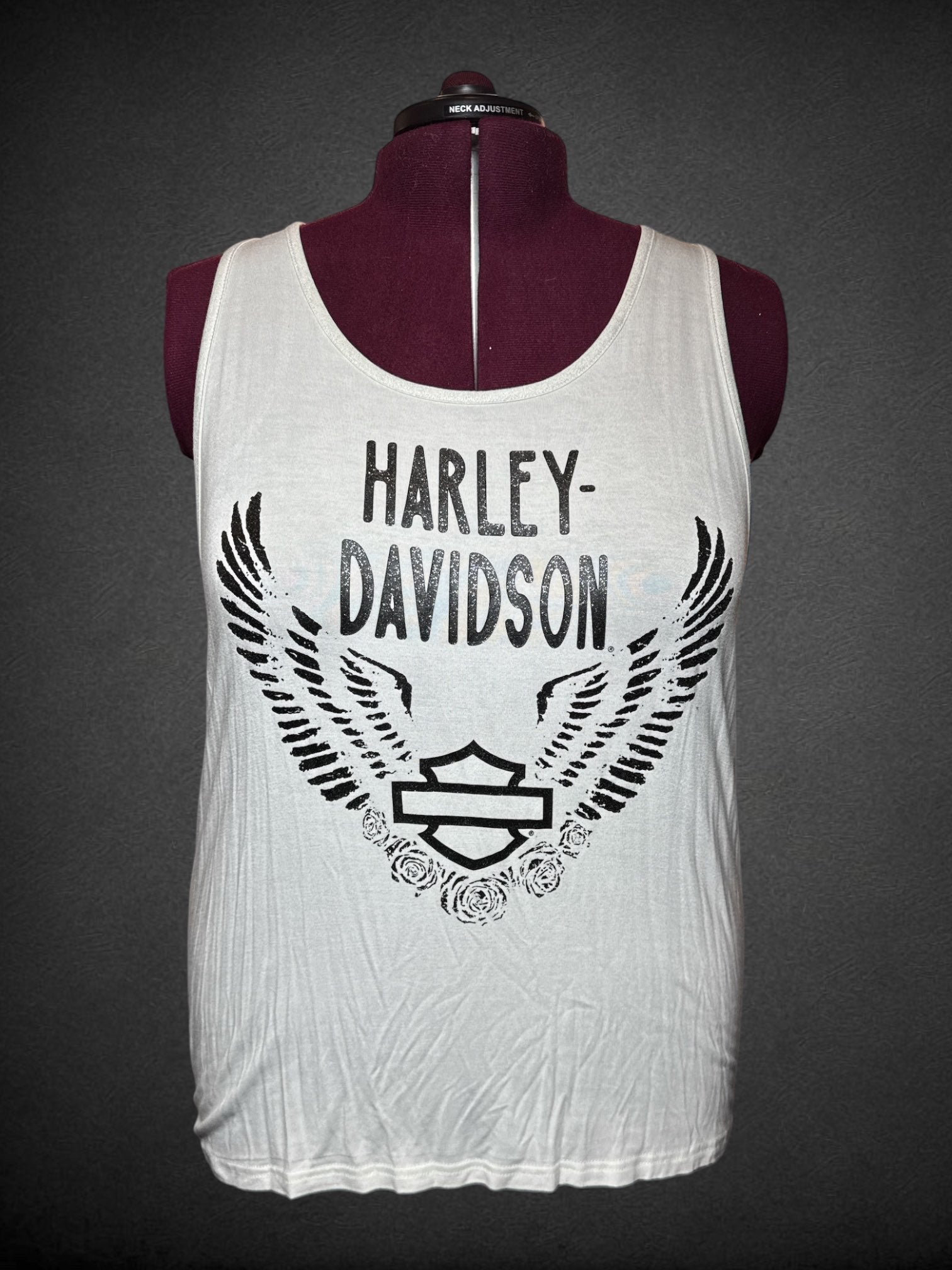 2X Harley Davidson white tank top with “Harley Davidson” graphic, and silver threading in hems