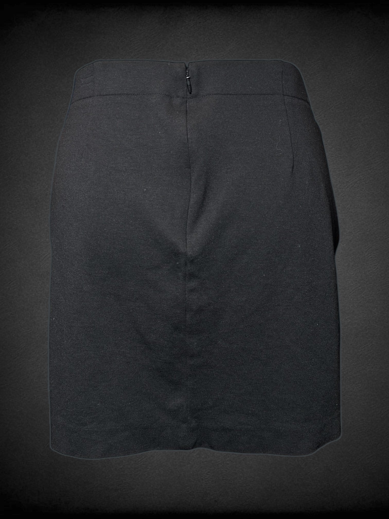 0X Lauren Conrad black skirt with faux pockets, and zipper on back