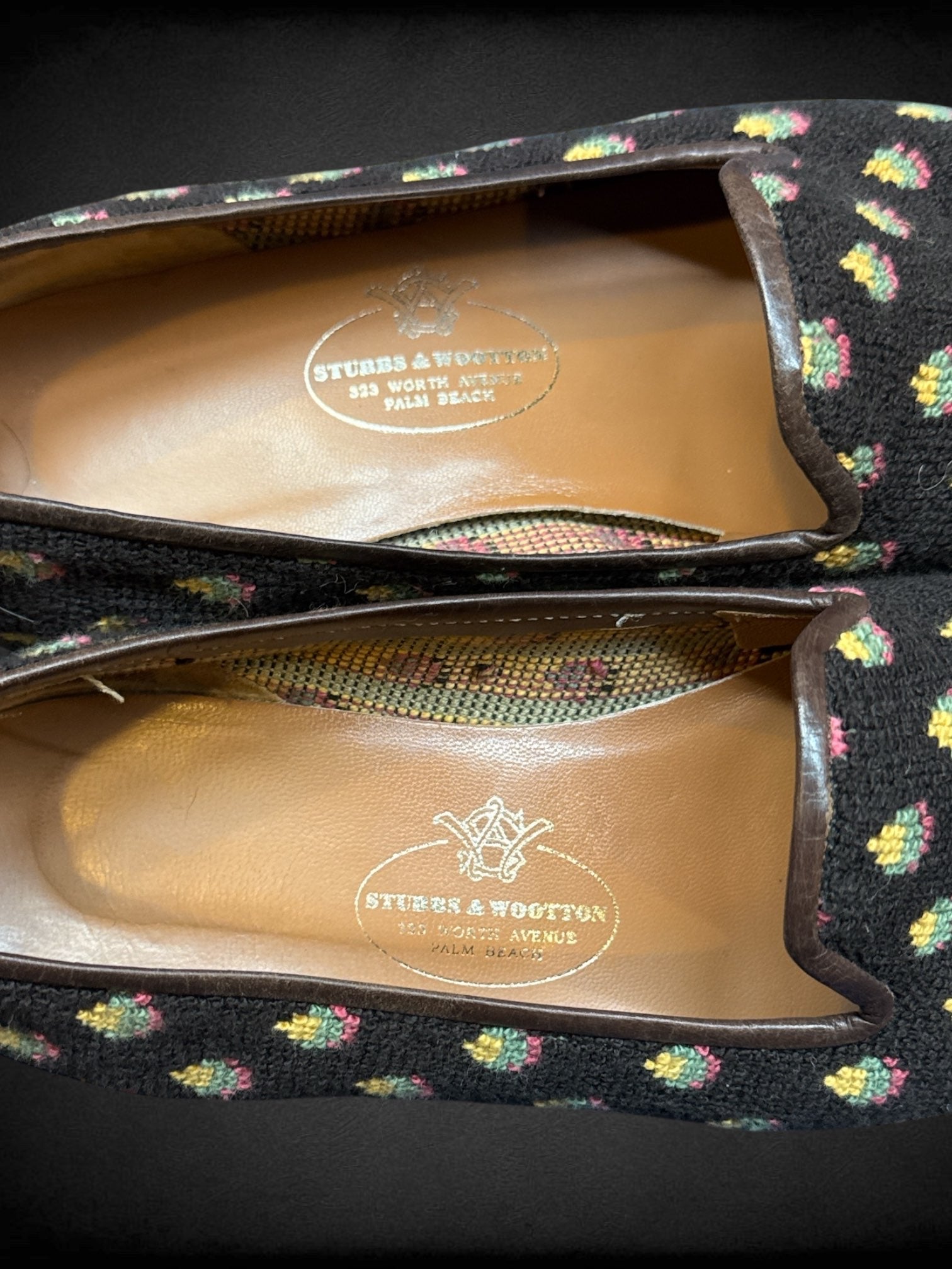 Size 7.5 Stubbs & Wooten brown allover needlepoint slip on loafer