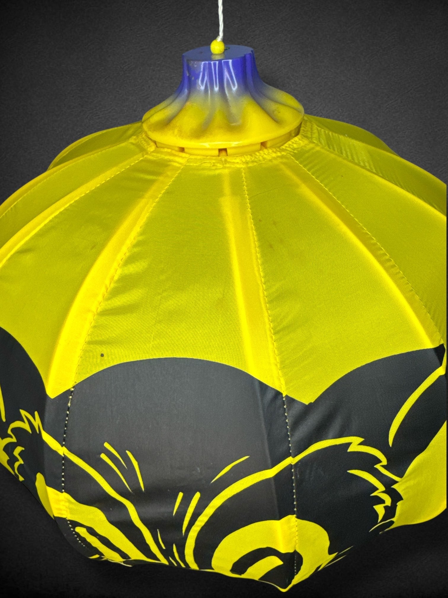 TRENDMASTER 1998 rare yellow cat indoor lantern