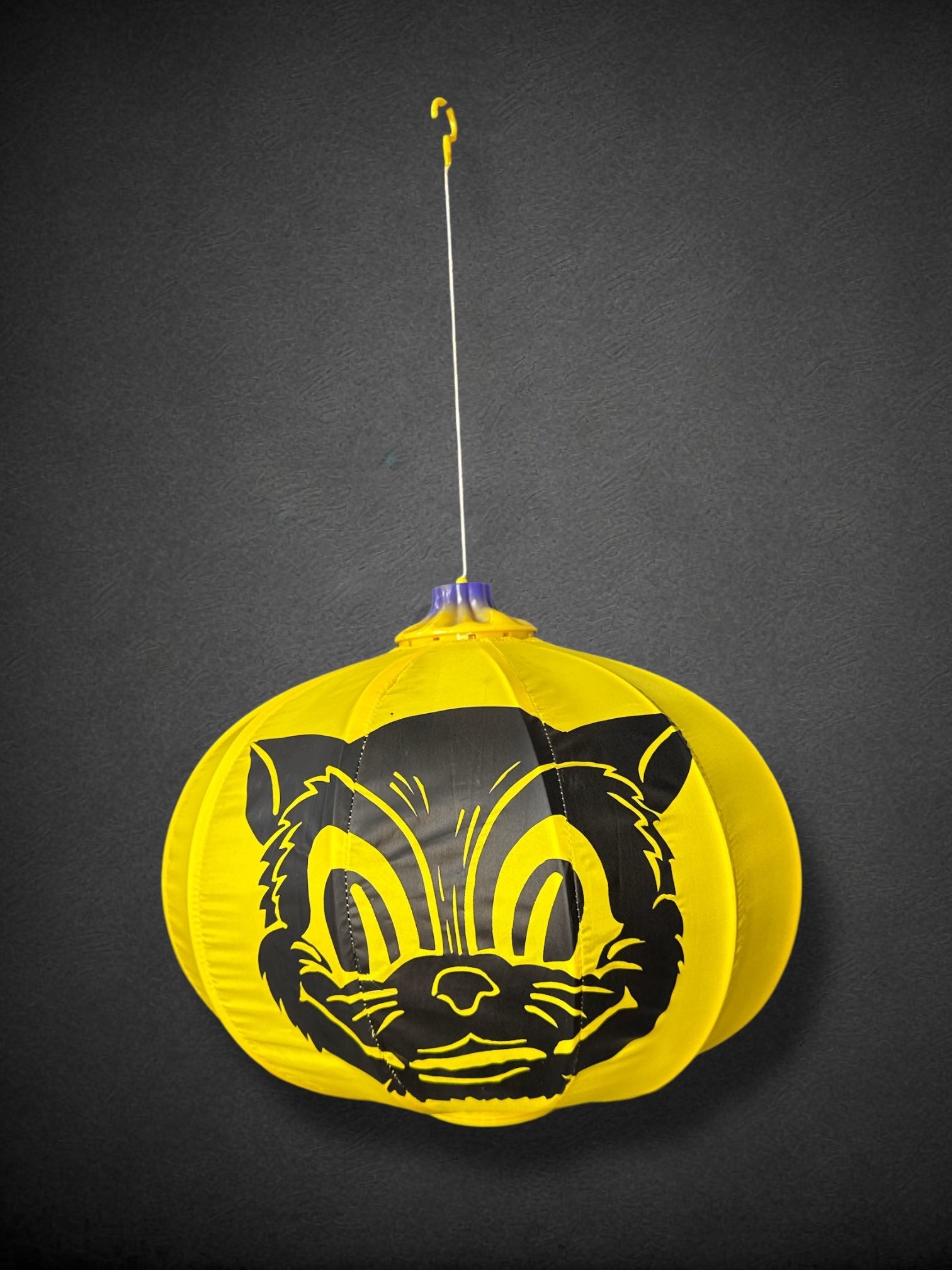 TRENDMASTER 1998 rare yellow cat indoor lantern