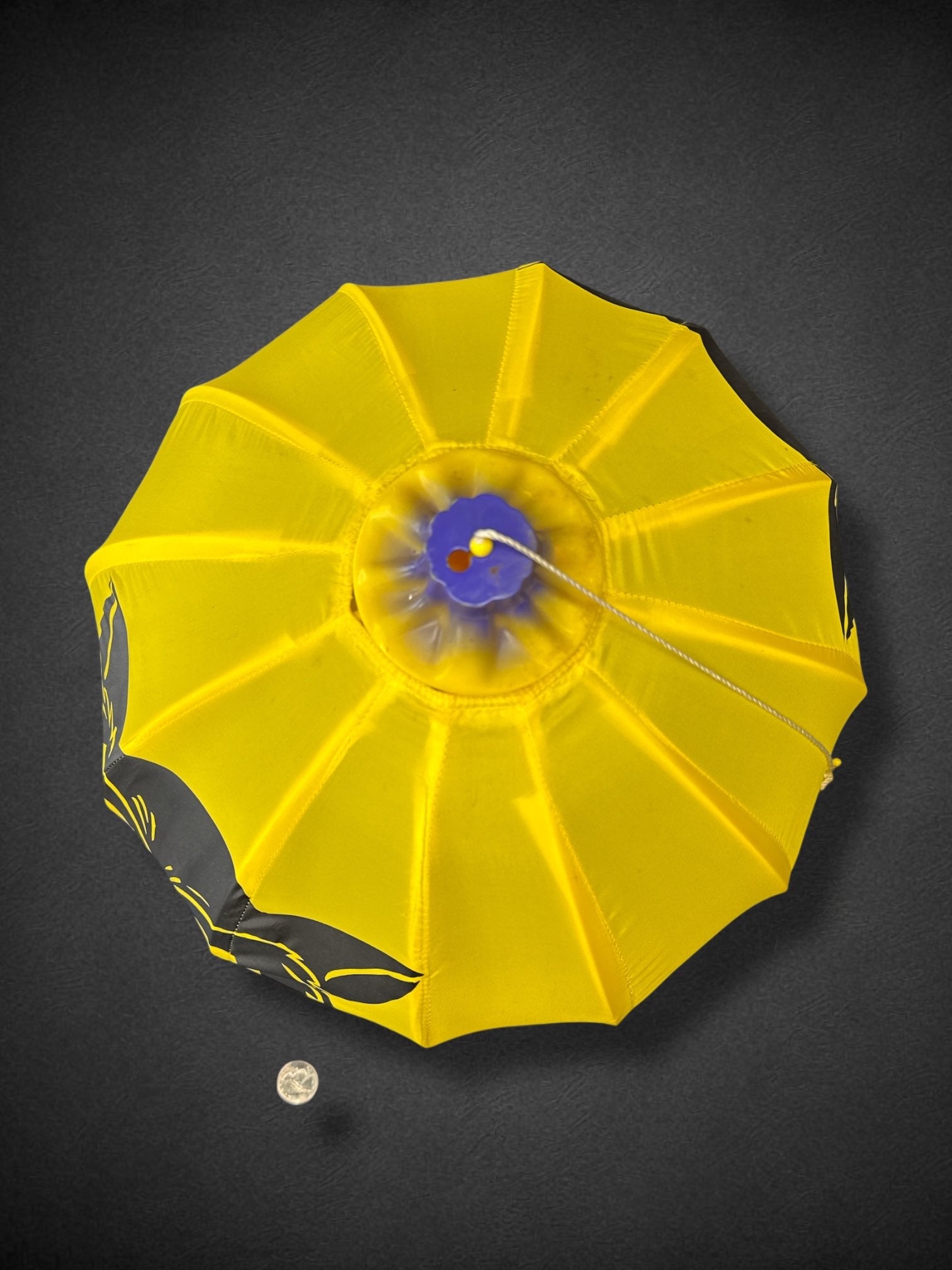 TRENDMASTER 1998 rare yellow cat indoor lantern