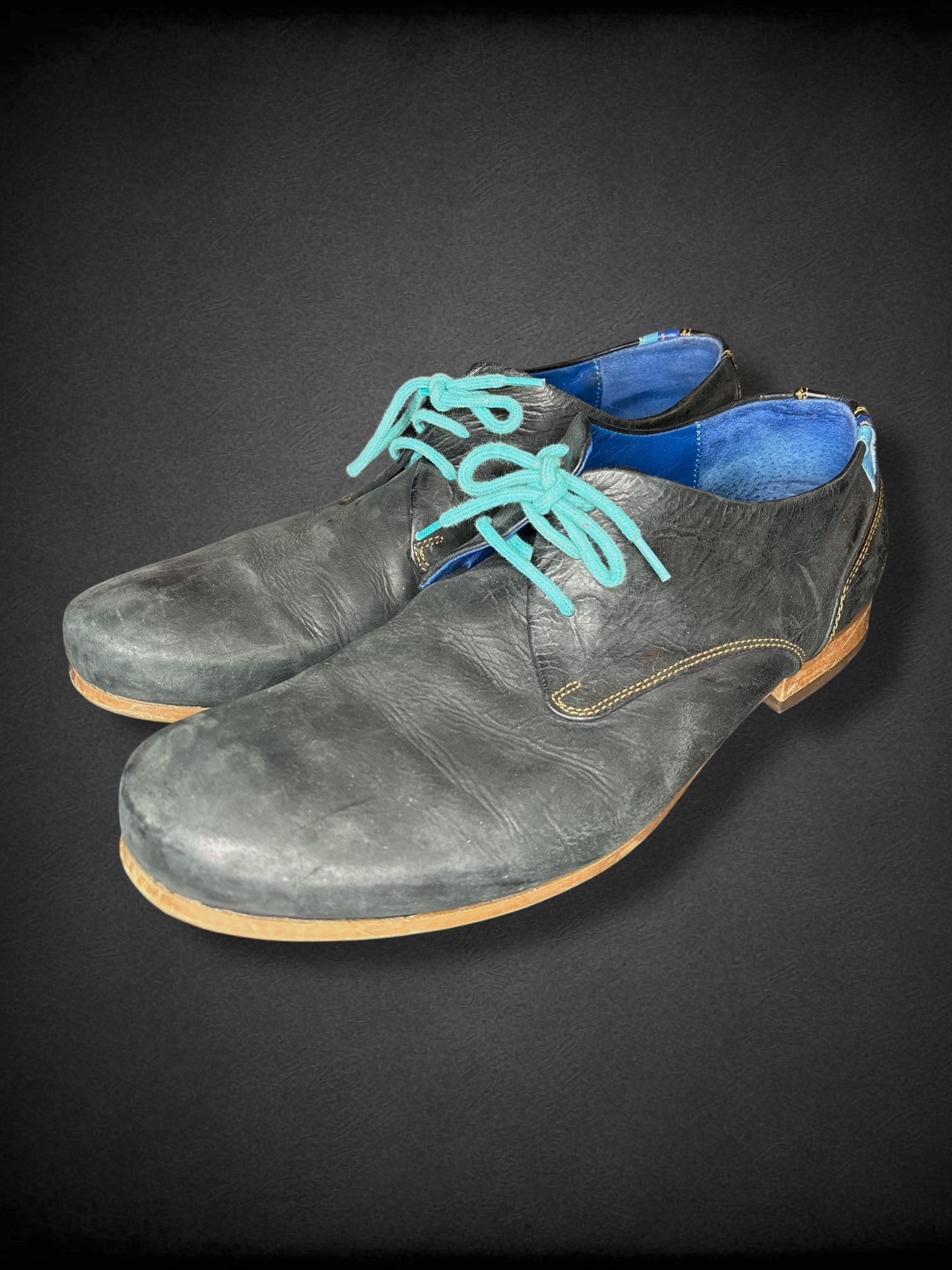 Men’s size 11M John Fluevog blue leather shoes with turquoise laces