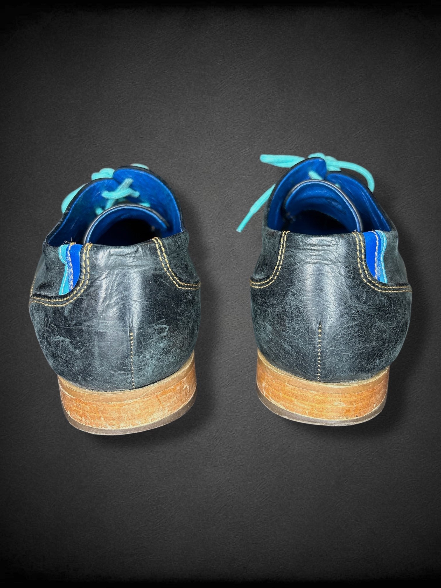 Men’s size 11M John Fluevog blue leather shoes with turquoise laces