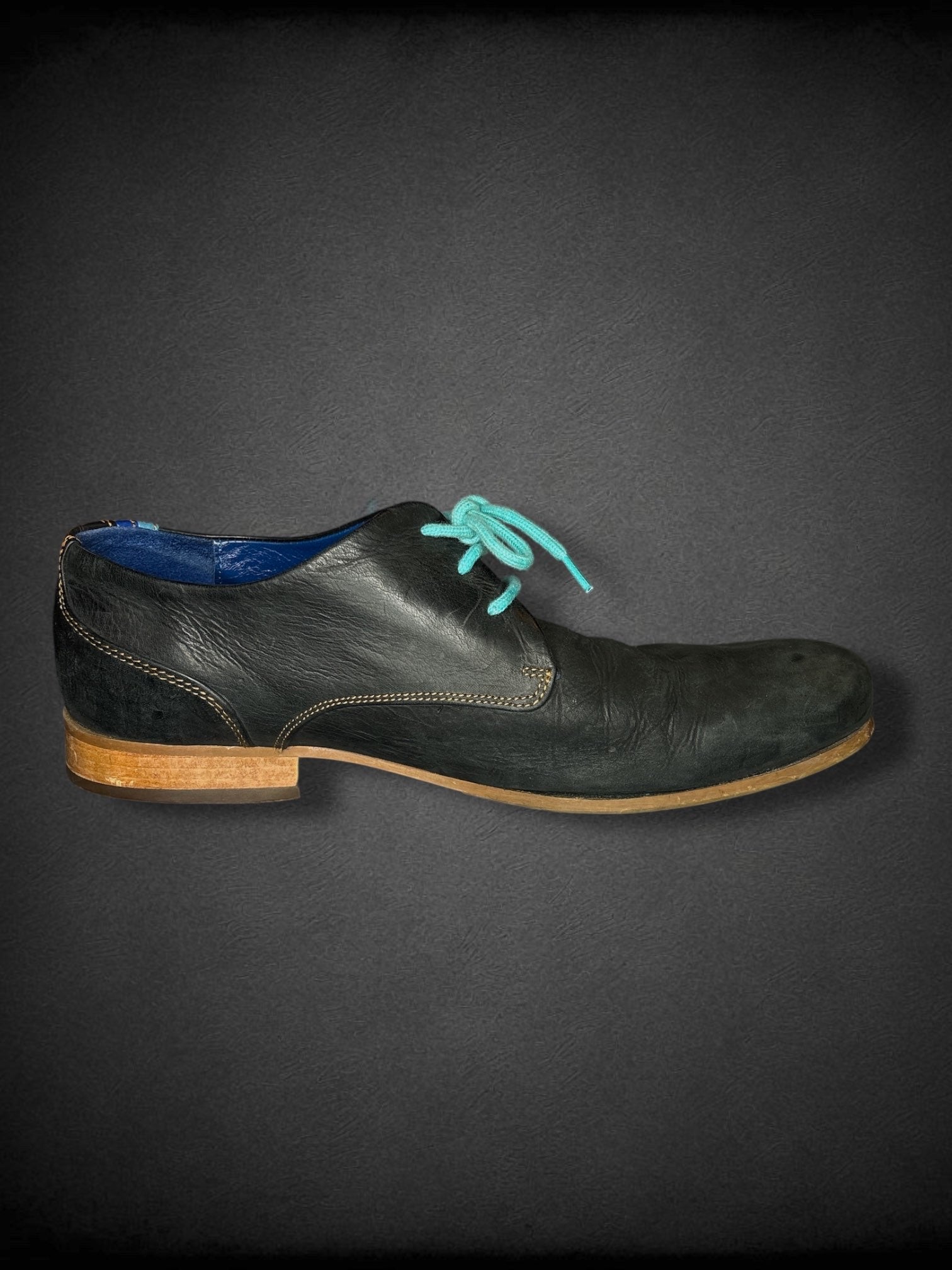 Men’s size 11M John Fluevog blue leather shoes with turquoise laces