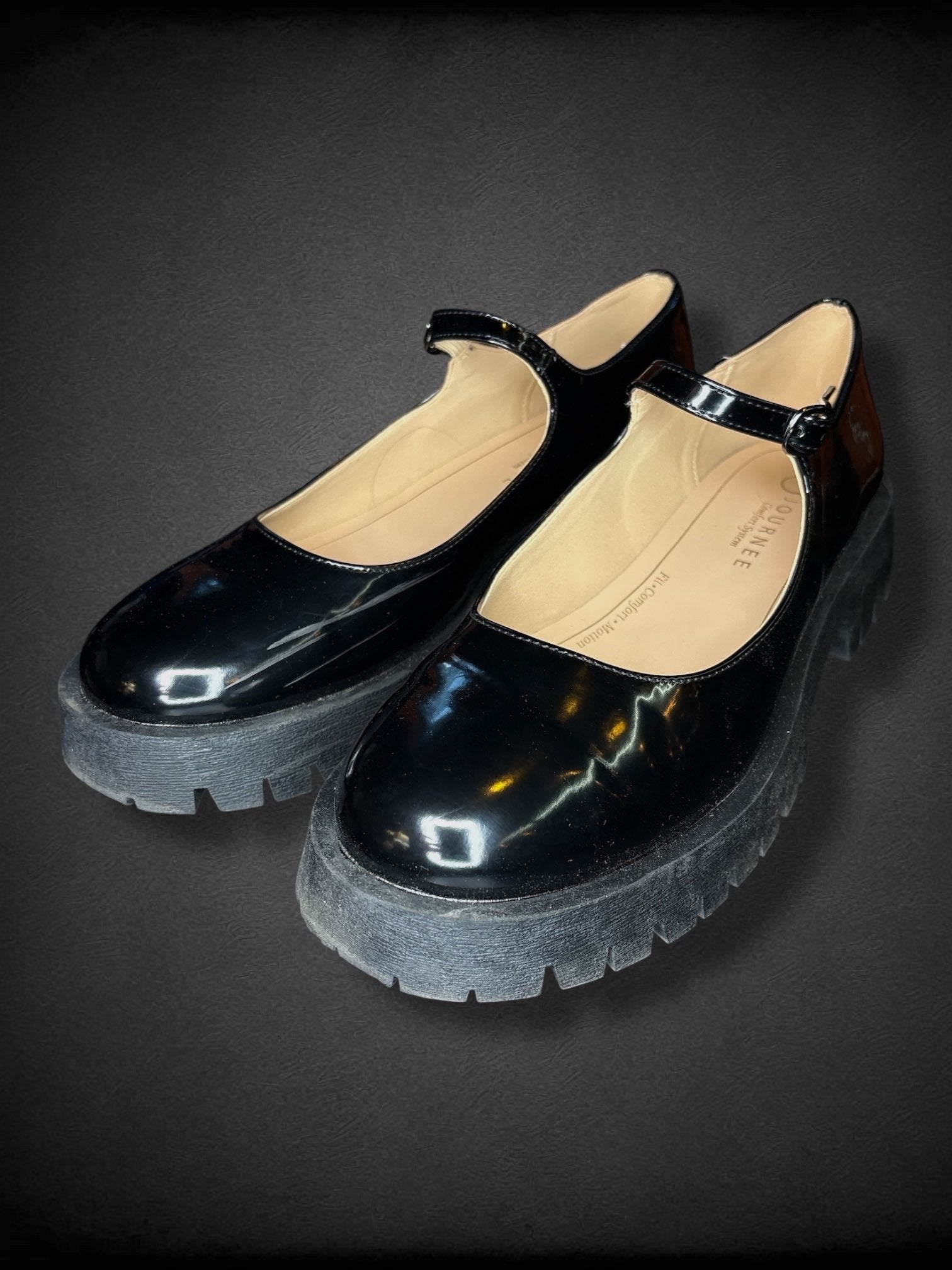 Women’s size 8.5M JOURNEE “Kamie” black Mary Jane style shiny platform shoes with original box