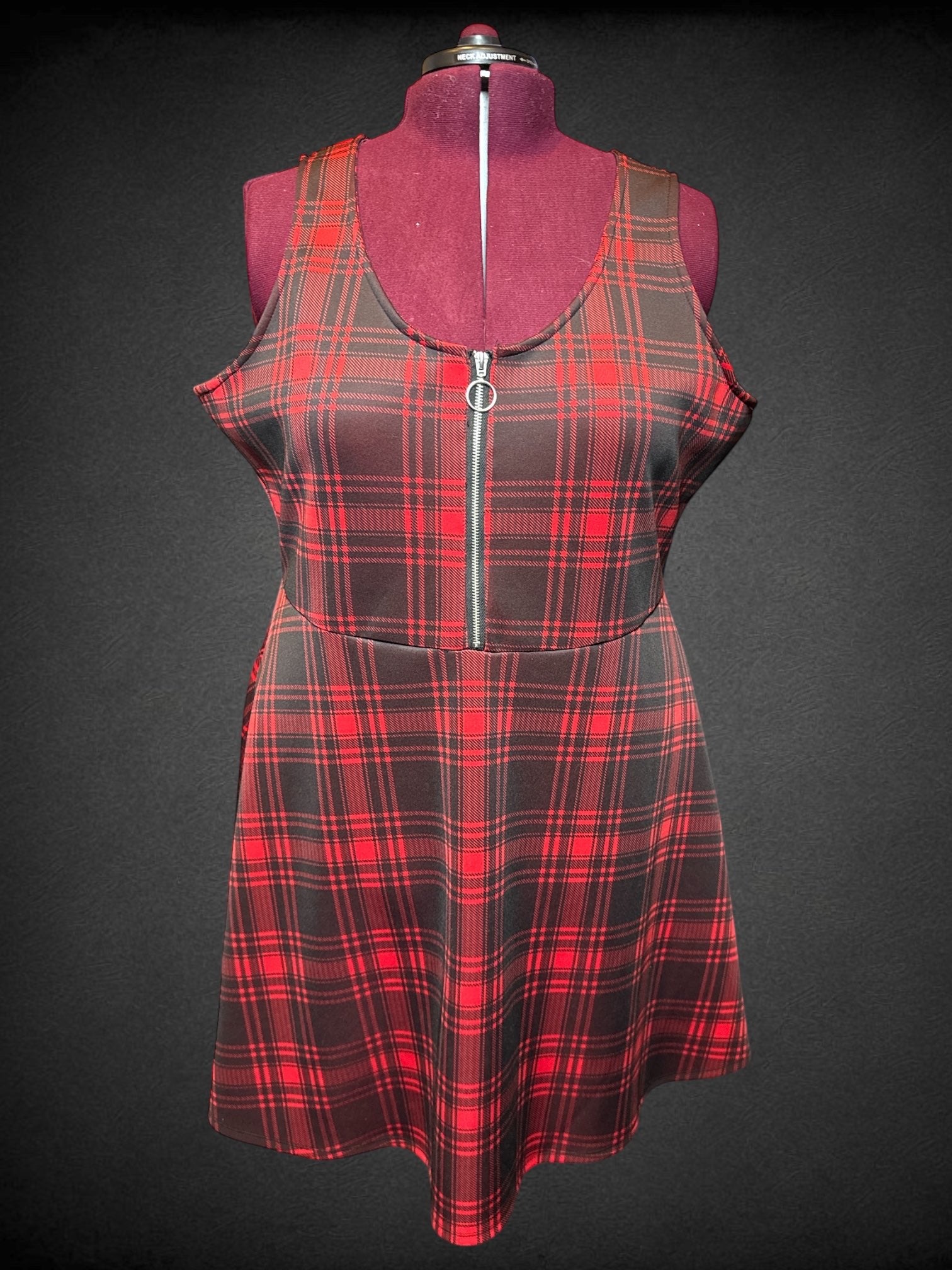 3X Red and black plaid sleeveless dress with half zipper on front, and pockets