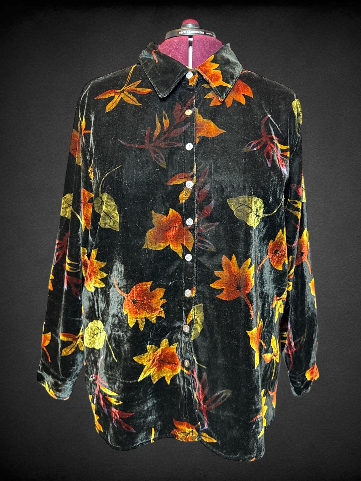3X White Stag vintage black long sleeve velvet button up with autumnal design, and hanging loop on back
