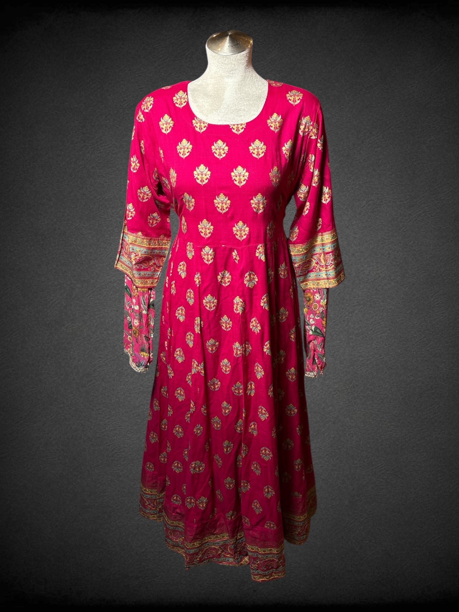 XL Janasya 4-piece set Forest green chiffon scarf with champagne metallic appliqué hems, pink floral dress with champagne metallic appliqué hems and matching drawstring flowy pants, fuschia dress with floral pattern and tie back with tassels