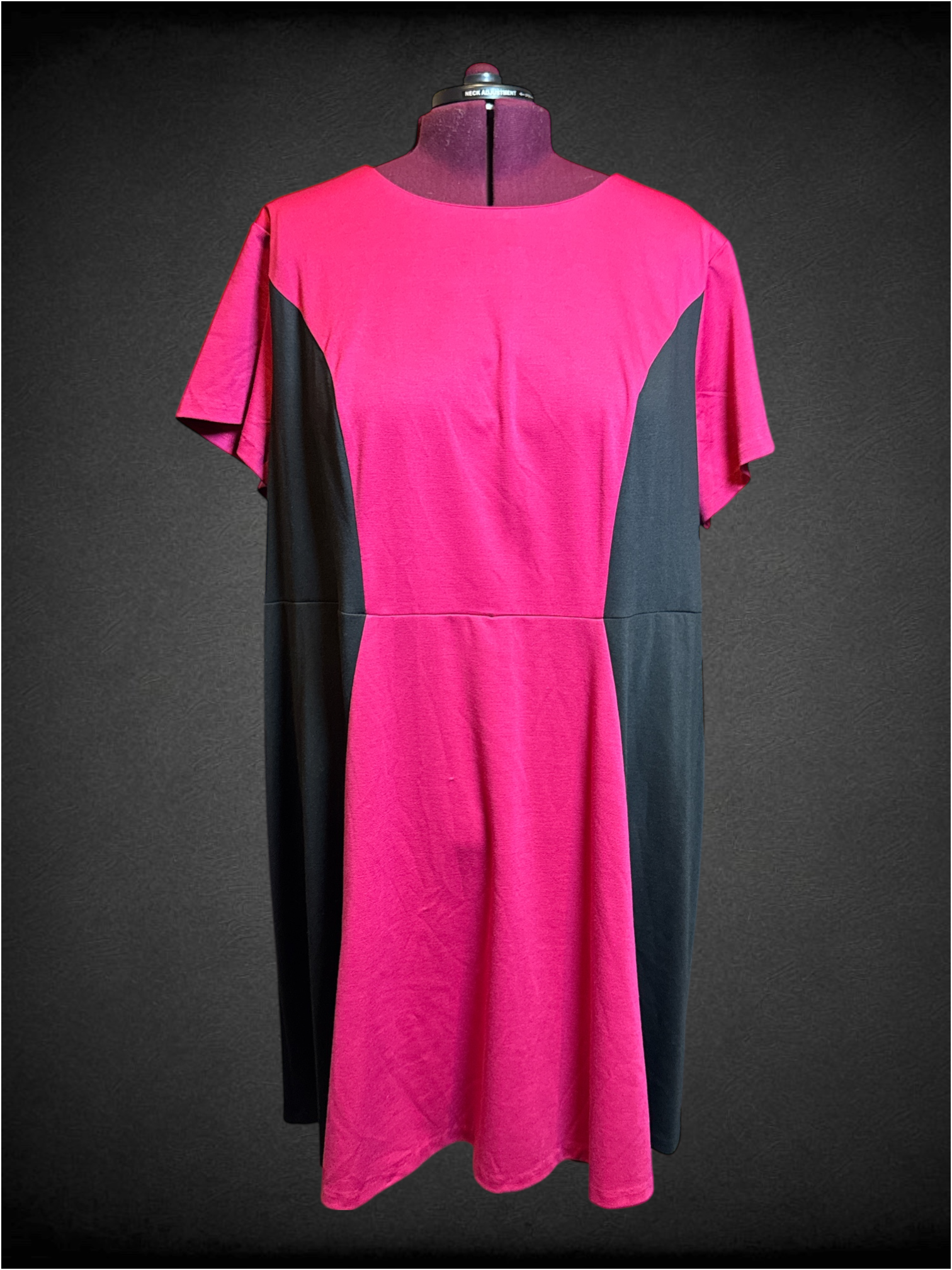 5X NWT Catherine’s pink and black dress with back zipper closure