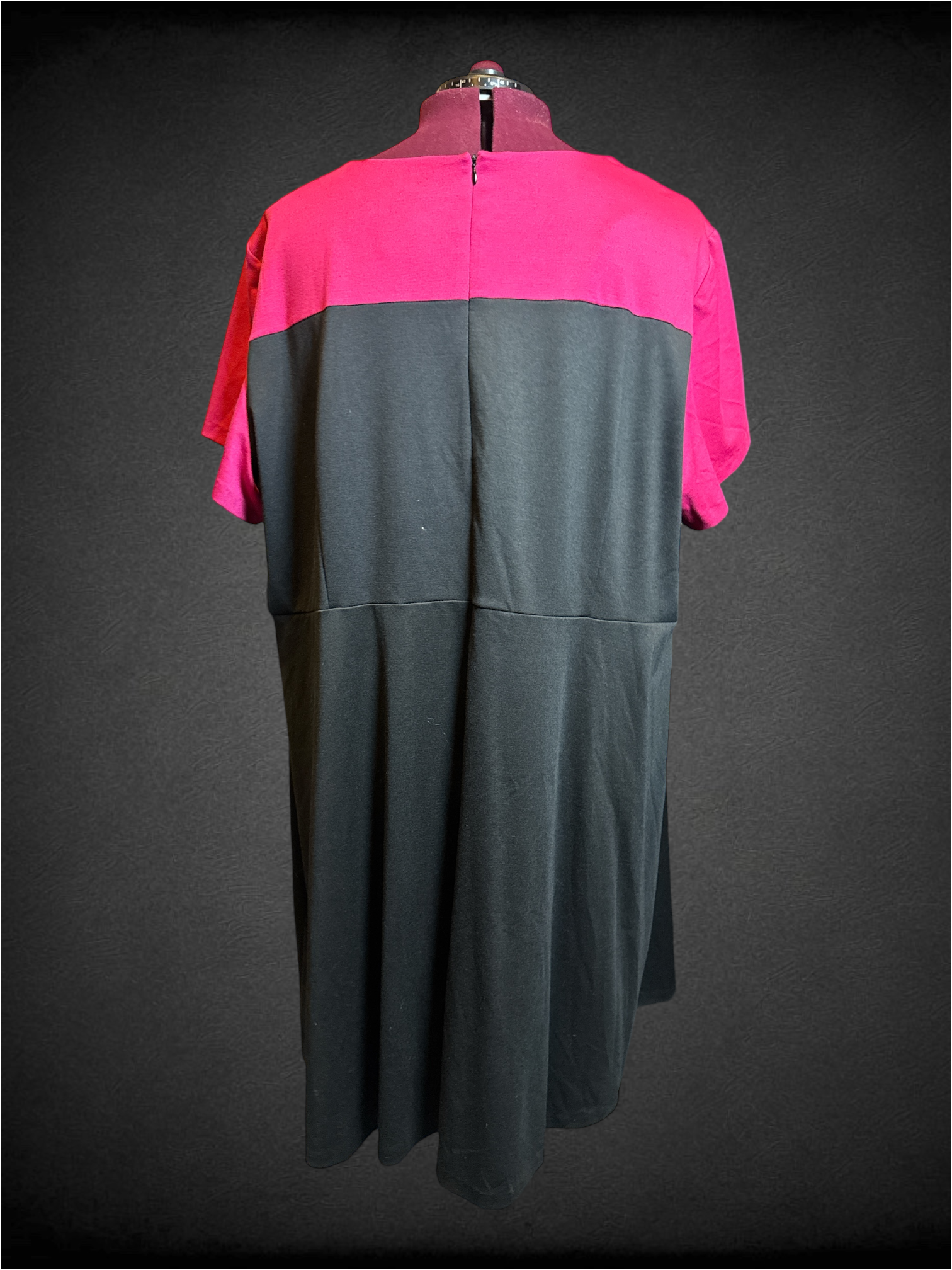 5X NWT Catherine’s pink and black dress with back zipper closure