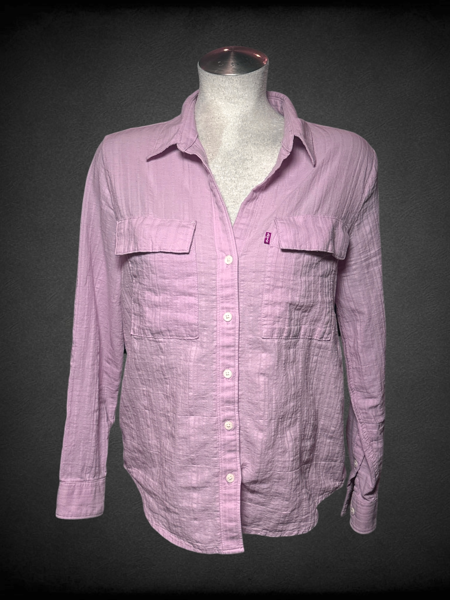 M LEVI’S pink button down collared shirt with pockets