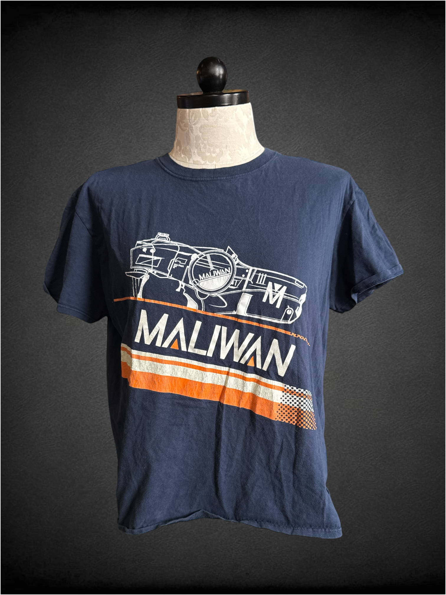 XL Gildan “Maliwan”  t-shirt