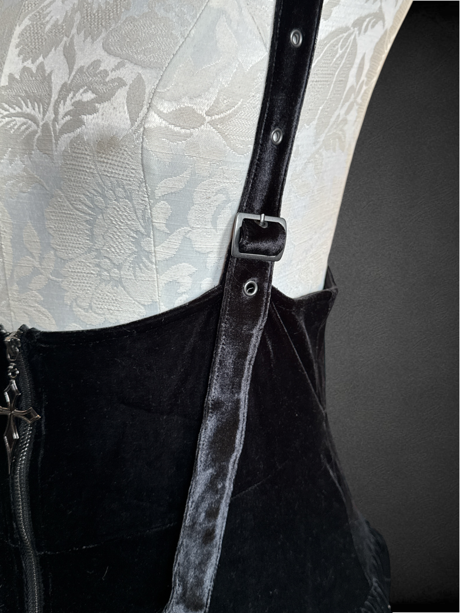 2X Killstar black velvet underbust skirt with straps