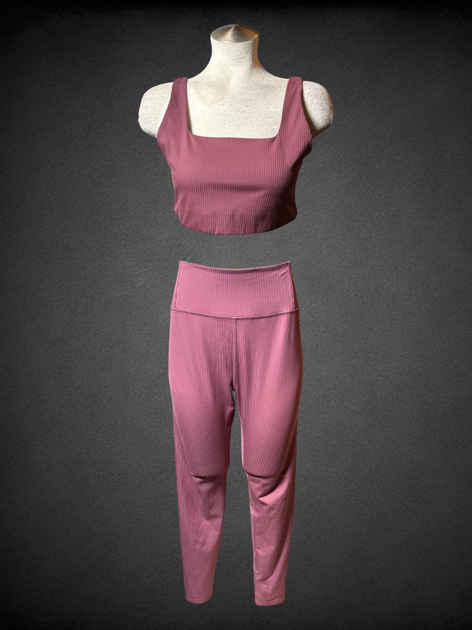 XL Girlfriend Collective mauve two piece leggings and bralette set with ribbed texture