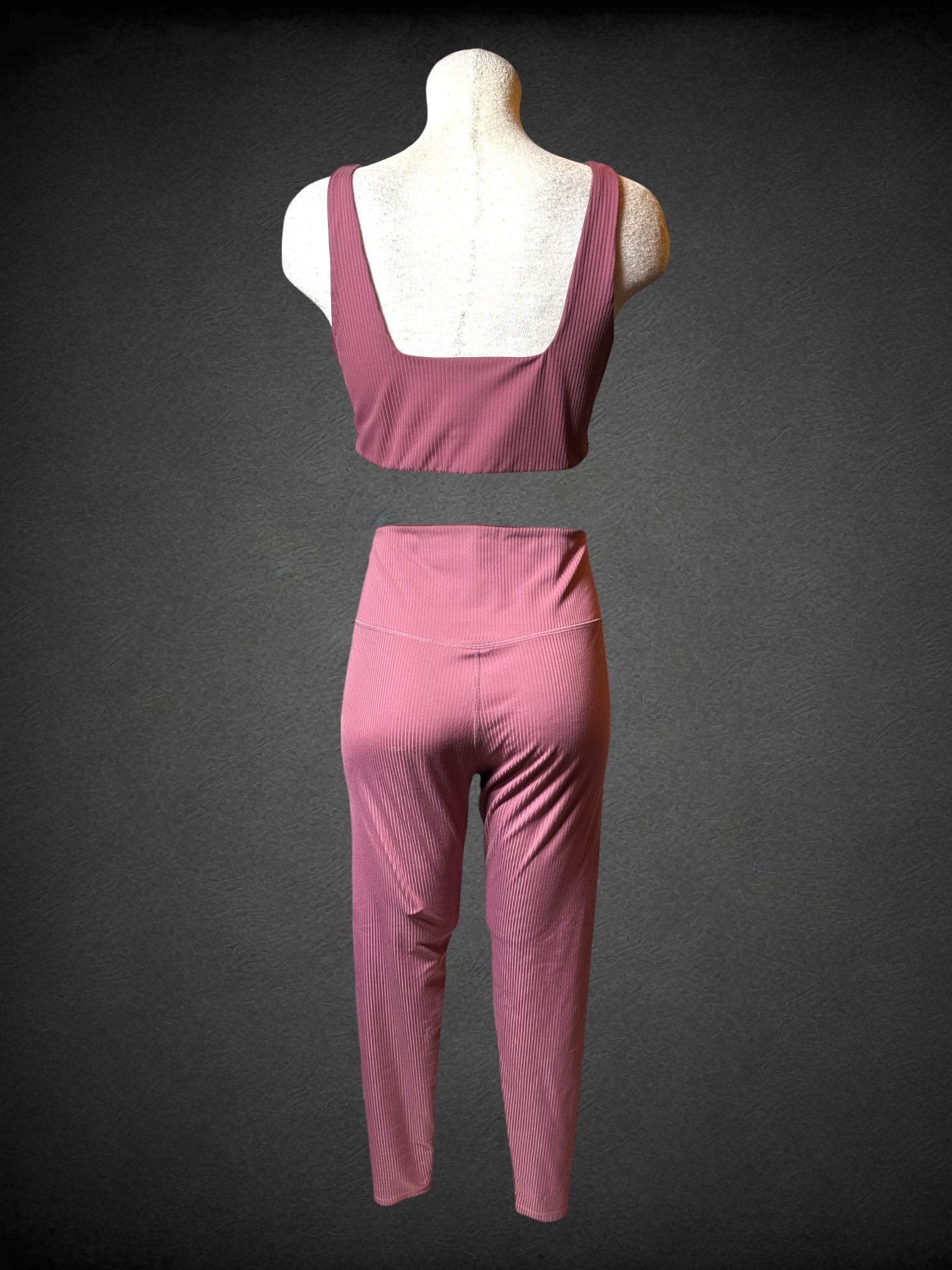 XL Girlfriend Collective mauve two piece leggings and bralette set with ribbed texture