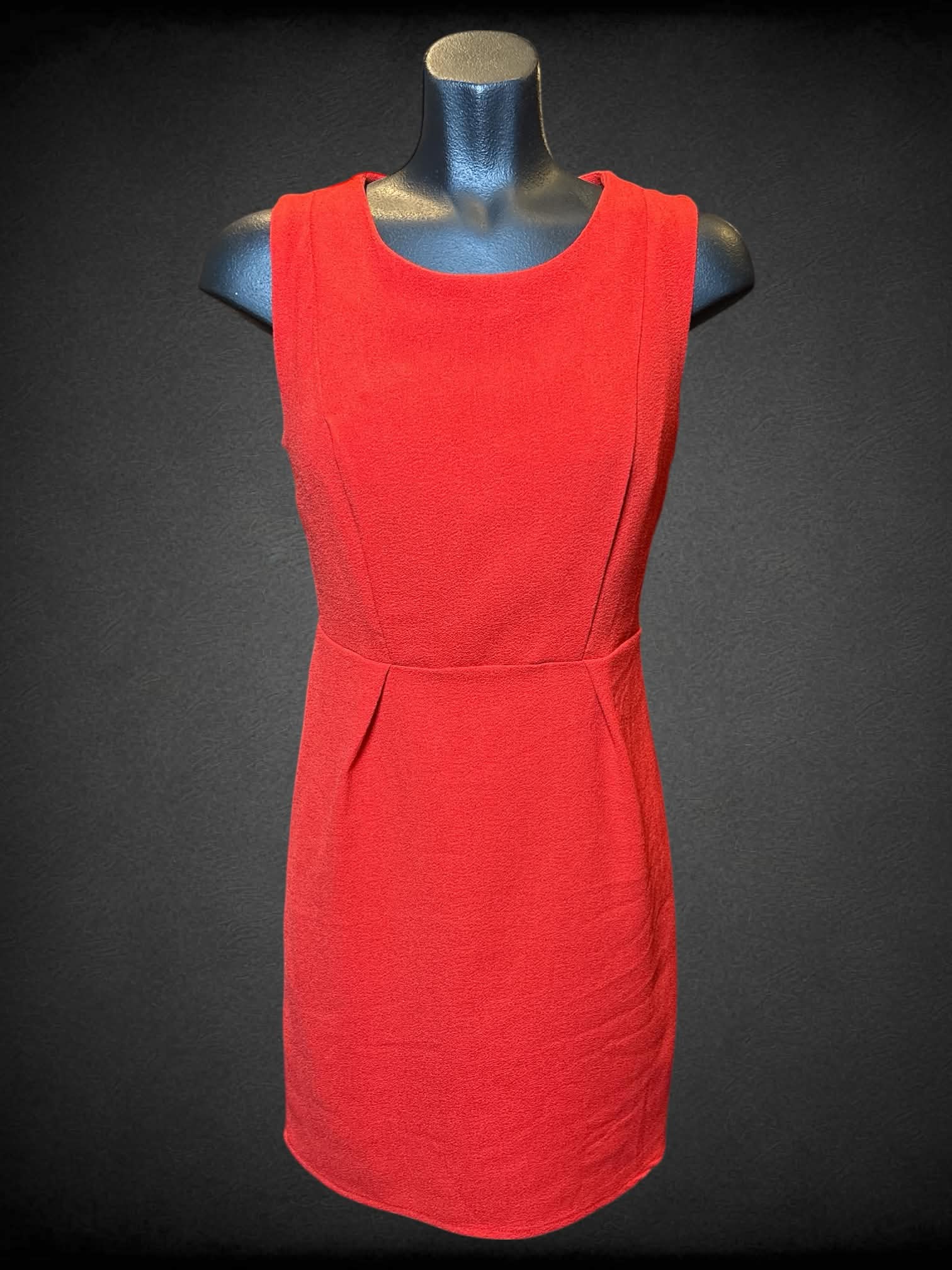 S Red sleeveless dress with zipper on back, and lightly pleated design
