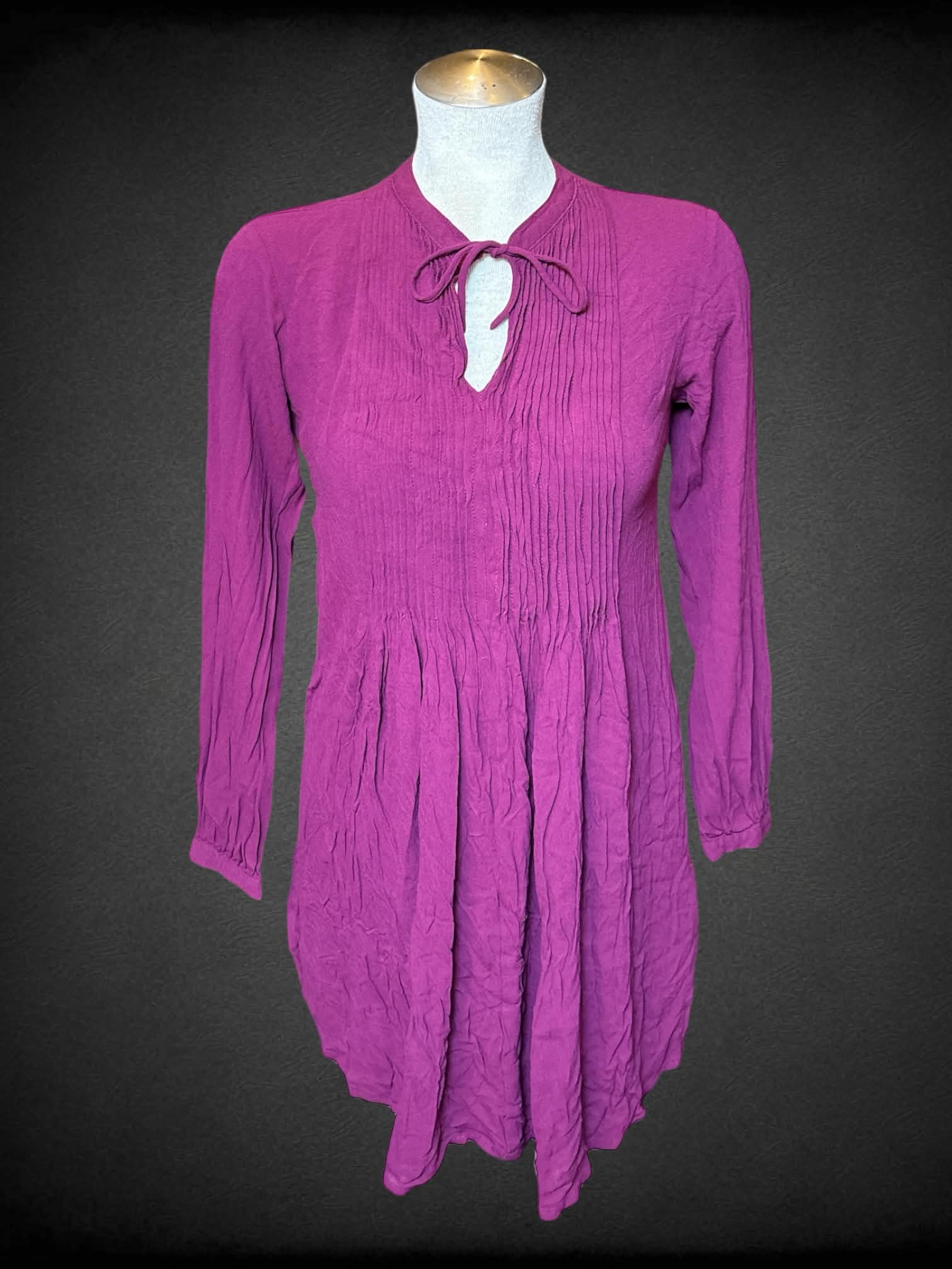 M Old Navy purple long sleeve dress with tie on front, and pleated details
