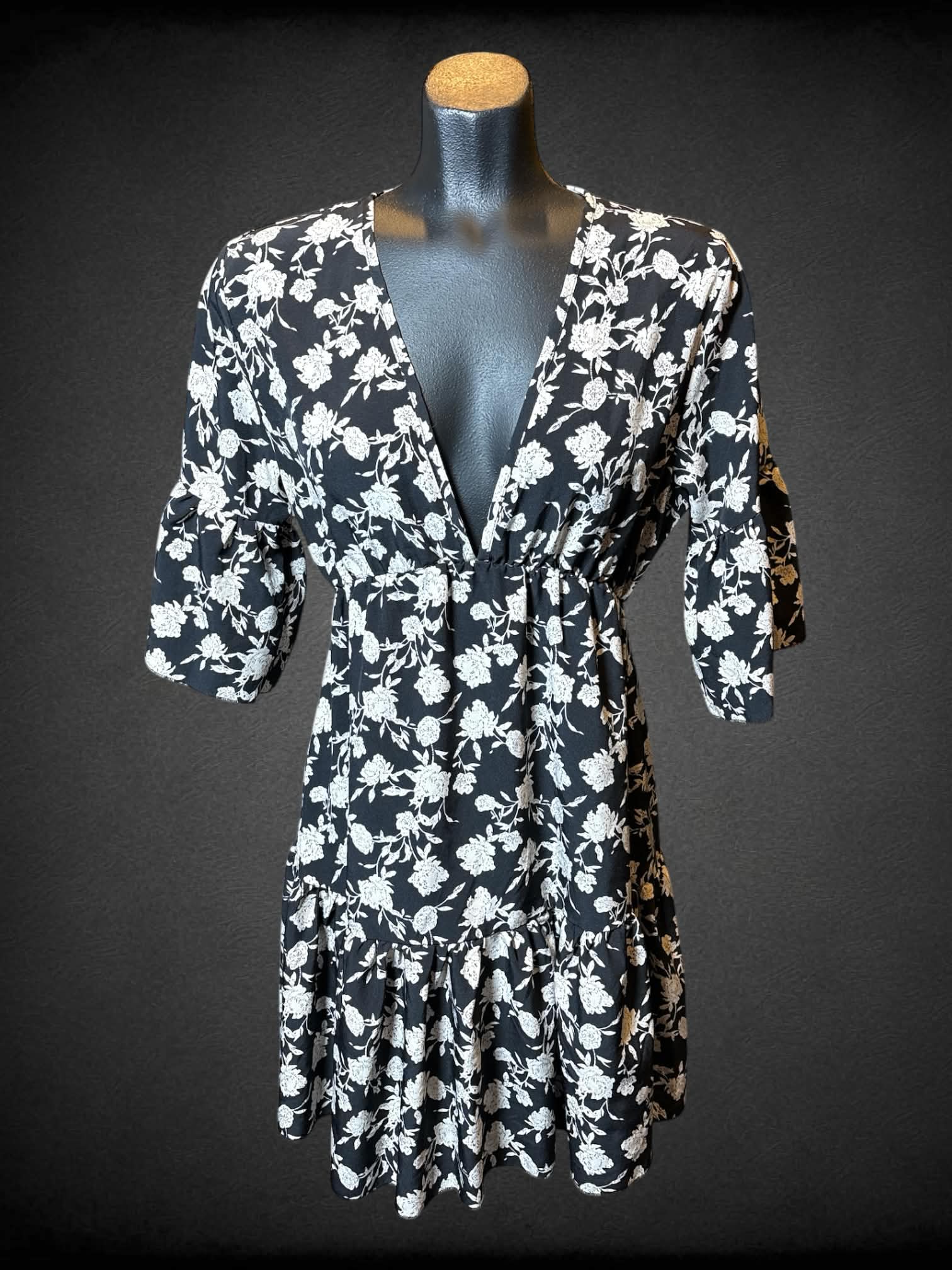 M Black and white half sleeve top floral dress with faux wrap design